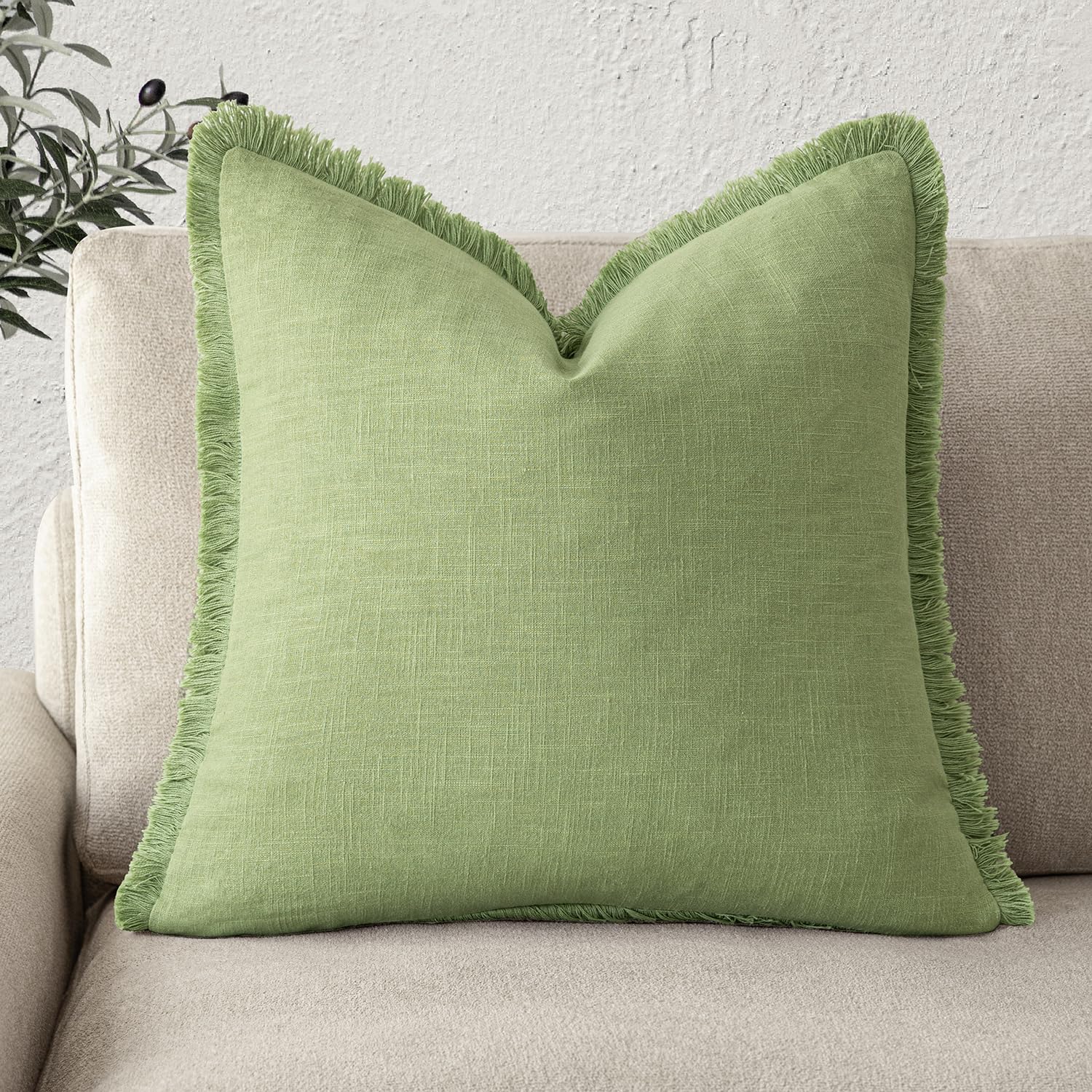 Foindtower Decorative Linen Fringe Throw Pillow Covers Cozy Boho Farmhouse Cushion Cover with Tassels Soft Accent Pillowcase for Chair Sofa Bed Living Room Home Decor, 18×18 Inch,1PC,Lime Green