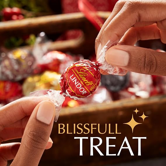 Lindt Lindor Chocolate Truffles Box - Approx 16 balls, 200 g - Chocolate Truffles with a Smooth Melting Filling - for Him and Her - Mothers Day, Birthday, Easter, Congratulations