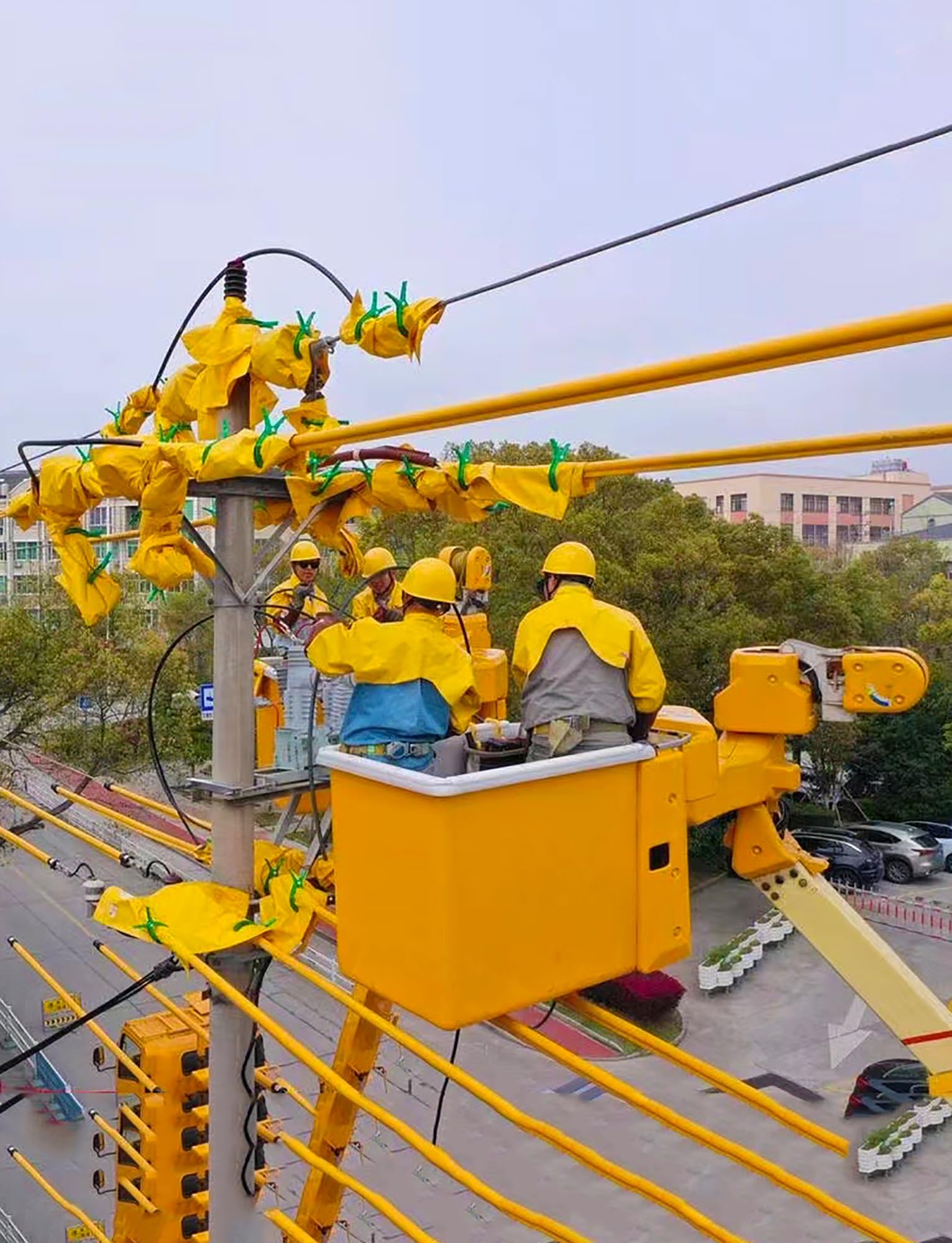Generisch Hochspannungs-Isolierdecke 0,4/10 kV, Schutzmatte für Arbeiten an spannungsführenden Anlagen und Verdrahtungskreisen, robuste Harzisolierung, 600 x 800 mm, sichere Anwendung