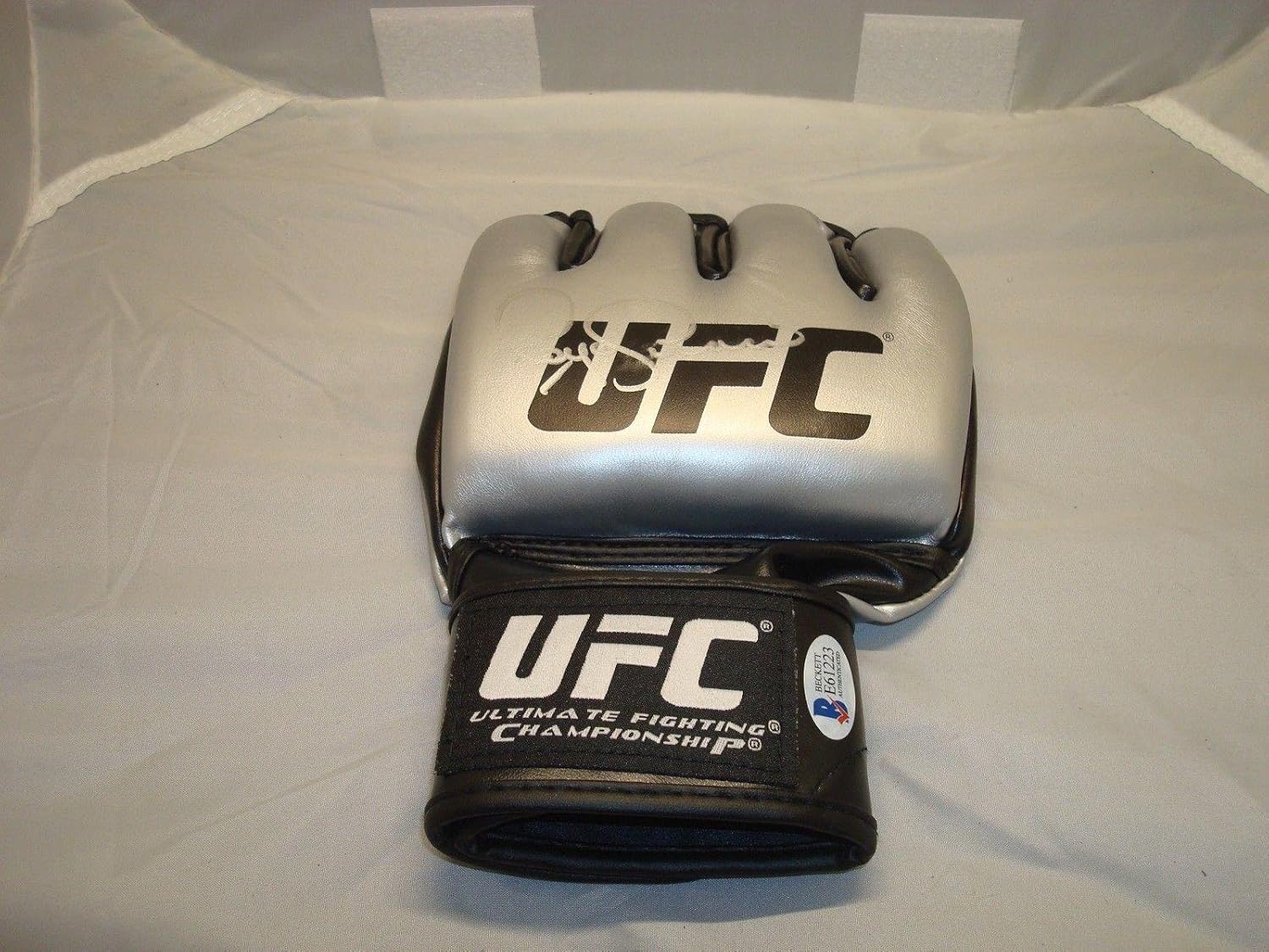 Royce Gracie Signed UFC Glove Autographed Beckett BAS COA 1B Beckett