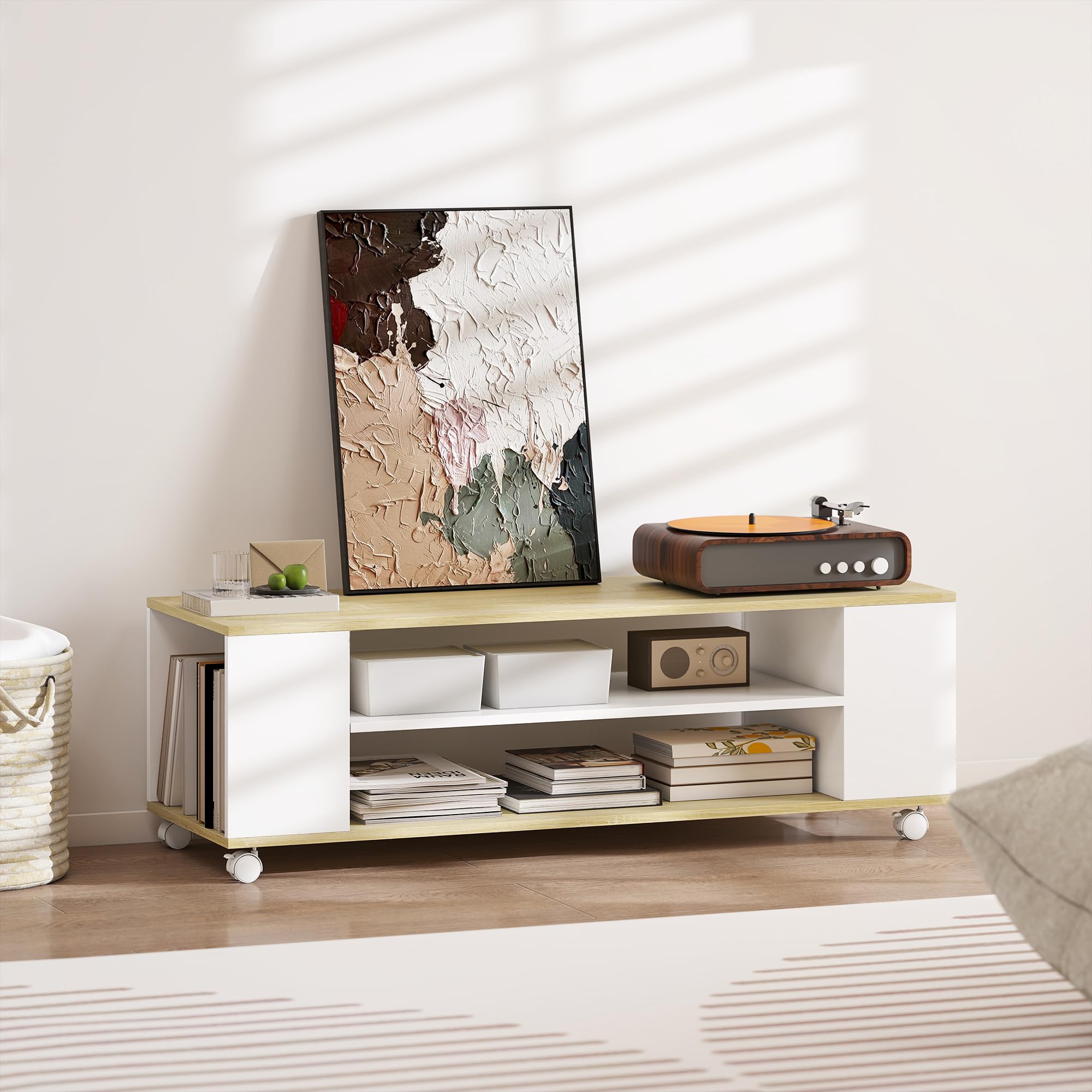 HOMCOM Mueble de TV con Ruedas, Mesa de TV Suspendido o de Pie, para Salón, con 4 Estantes Abiertos, para Televisión de 55 Pulgadas, Estilo Moderno, 120x40x38,5 cm, Natural y Blanco