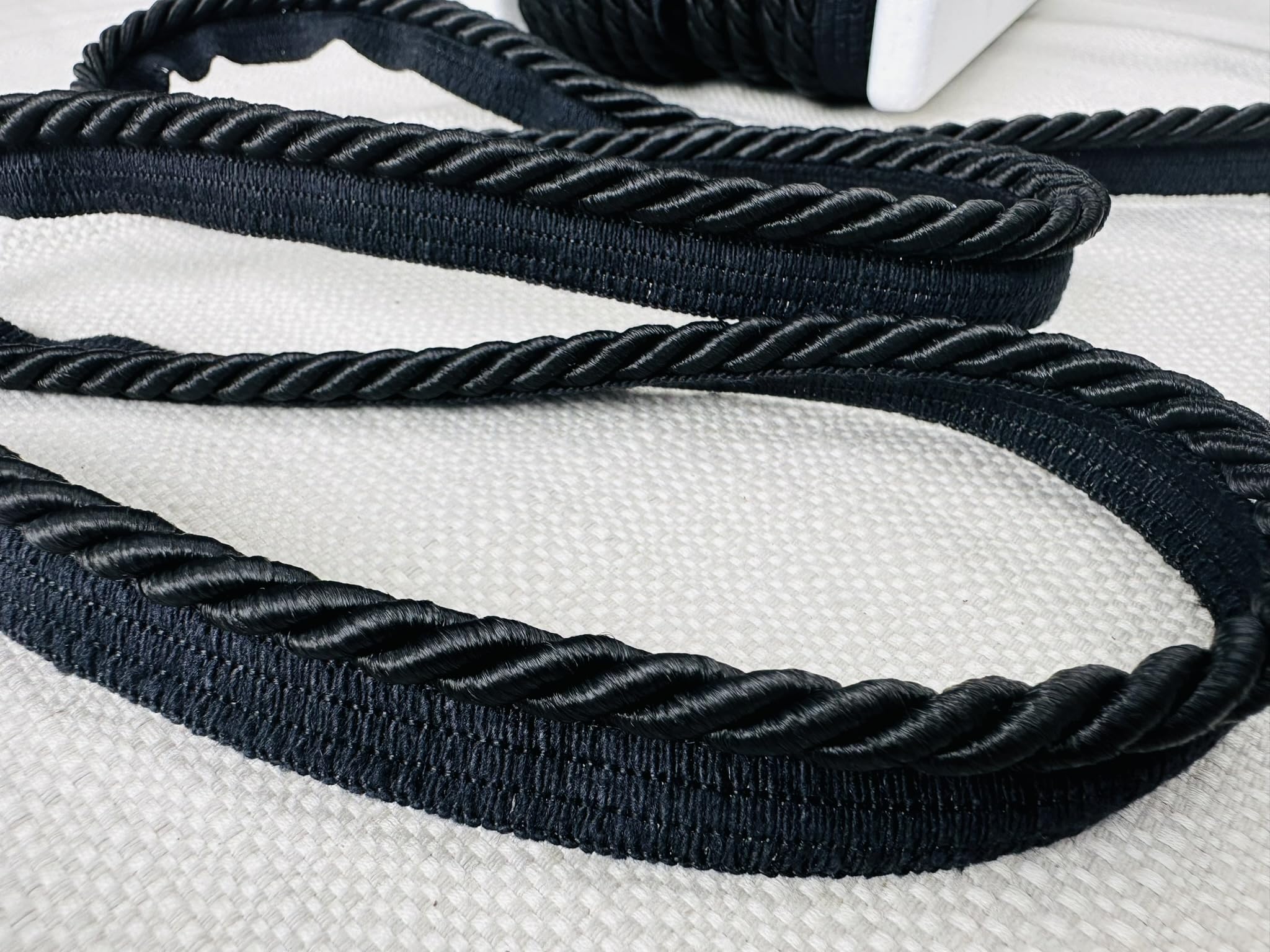 Flanged Piping Cord Twisted Rope Trim Home Decor Pillow Cushion Curtains Edge Trimming Upholstery - 7mm Wide - 5 Metres – Black #900