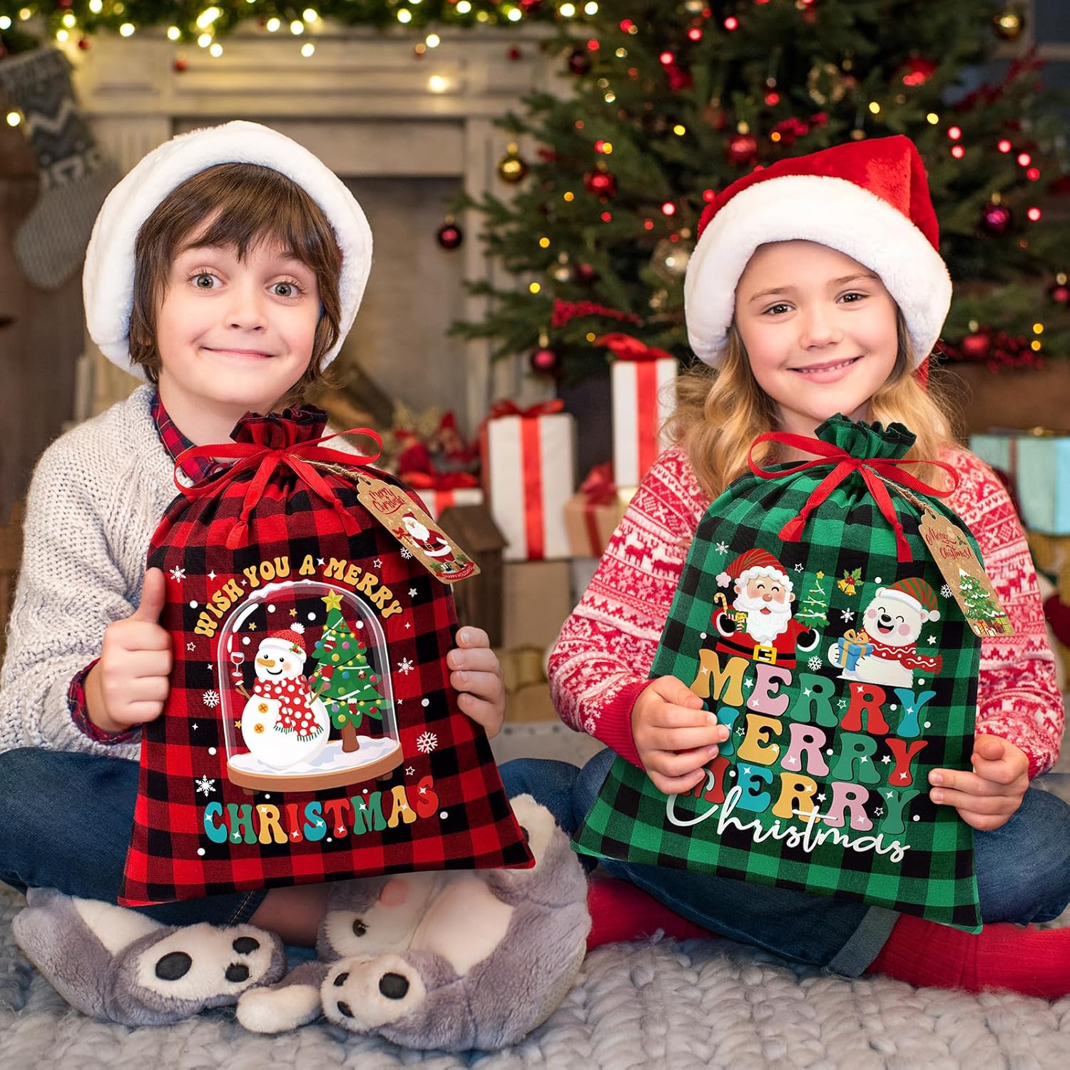 12 PCS Burlap Christmas Drawstring Gift Bags, 12x16in Buffalo Plaid Xmas Gift Bags w/Tags, Cotton Fabric Goody Gifts Treat Bag Xmas Sacks Large Reusable Gifts Wrapping Bag for Holiday Party Favors
