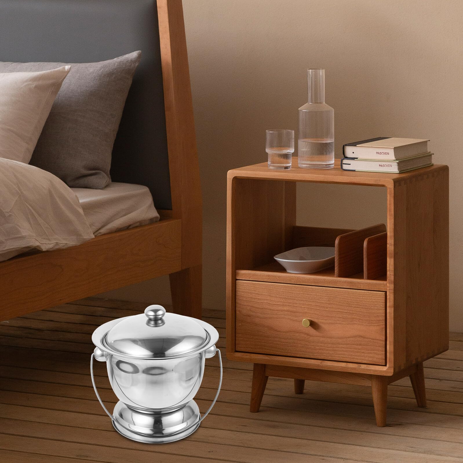 Pot de Chambre Facile à Nettoyer et Scellé avec Couvercle en Acier Inoxydable Argenté Adulte Accessoires pour Soins aux Patients Adaptés la Maison Voyage