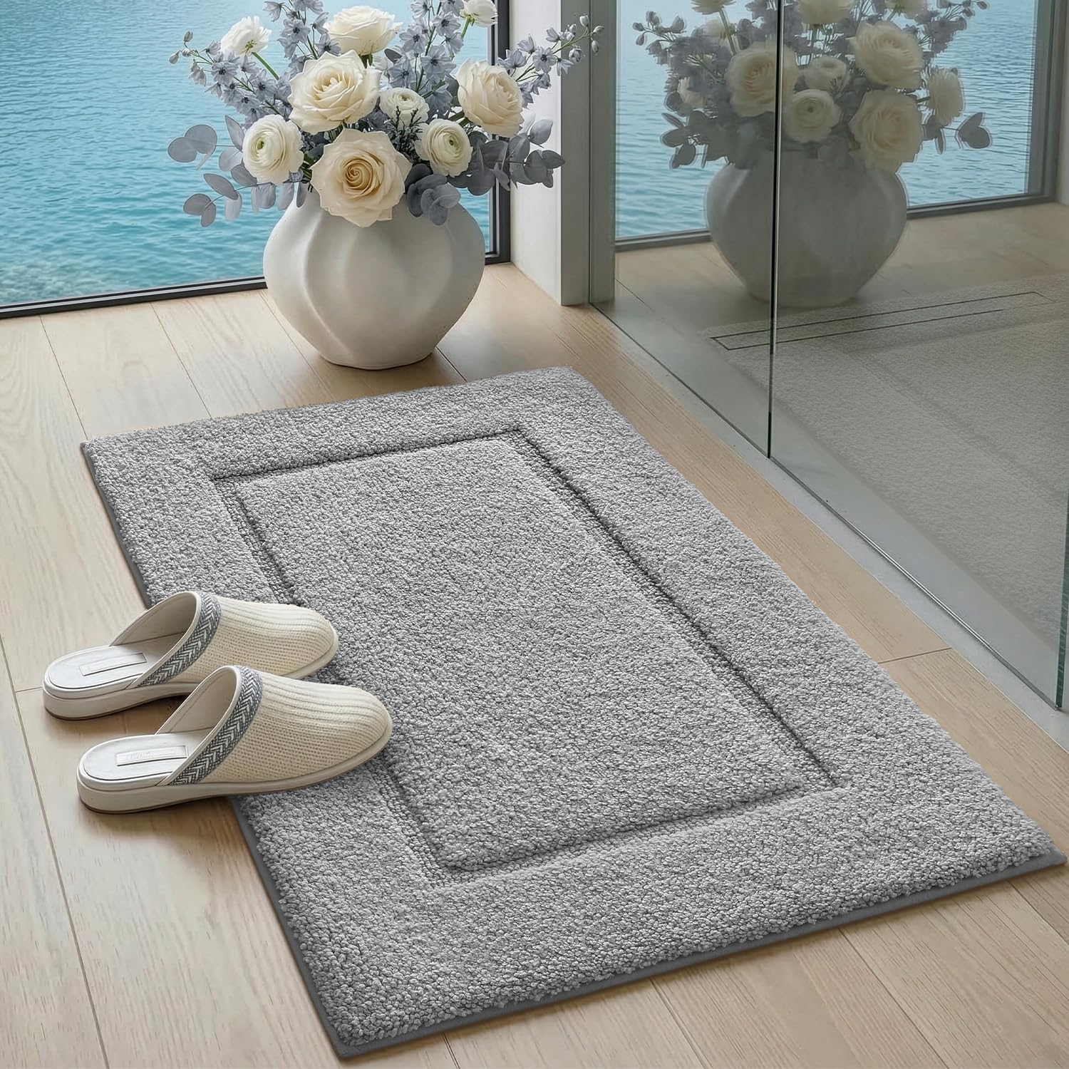 DEXI Tapis de salle de bain ultra absorbant, doux, lavable en machine, antidérapant, pour sol de salle de bain, baignoire, salle de douche, 91,4 x 61 cm, gris clair