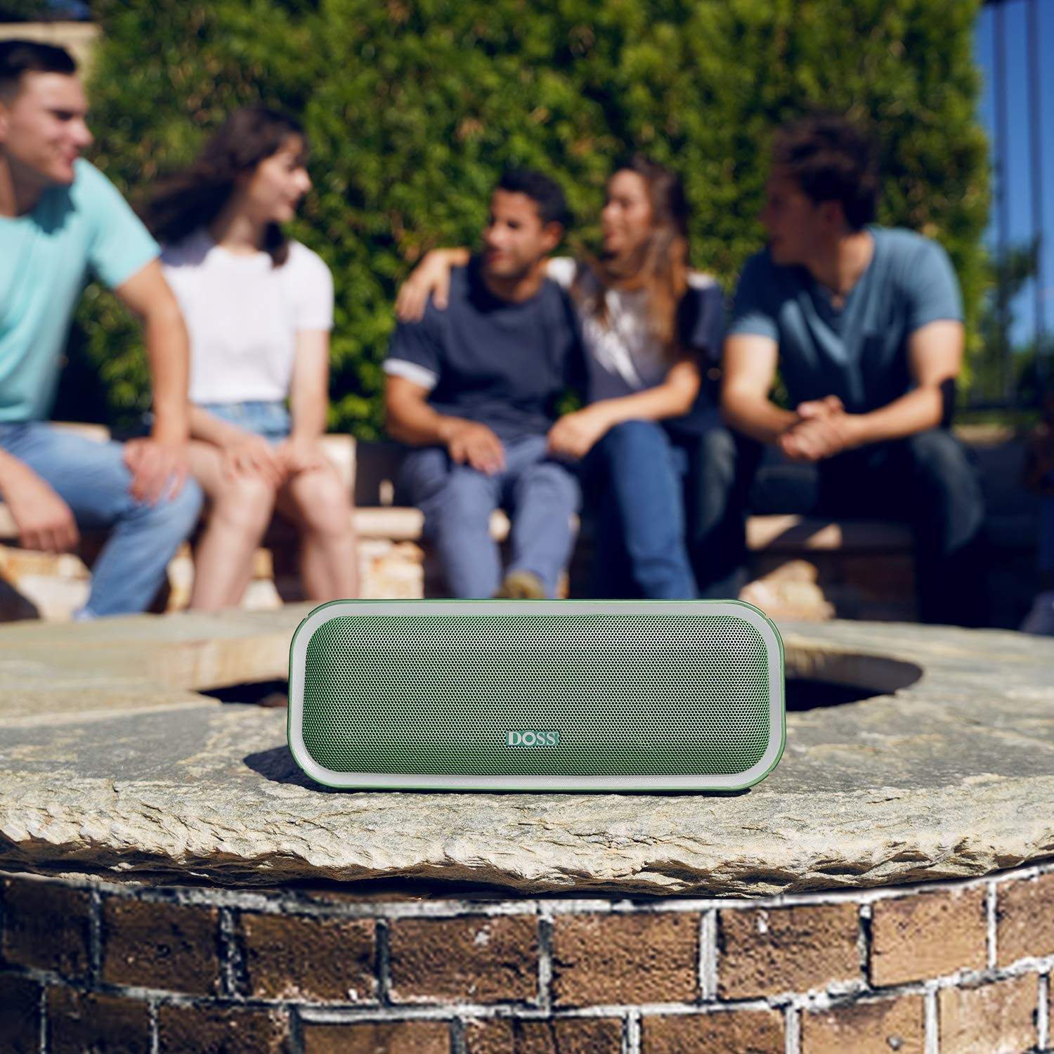 DOSS Enceinte Bluetooth Portable sans Fil IPX6, Autonomie 15H, Noir