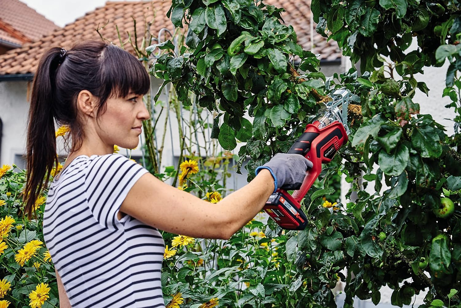 Einhell Akku-Astsäge GE-GS 18 Li – Solo Power X-Change (18 V, Sägeblattlänge 150 mm Qualitäts-Sägeblatt, werkzeugloser Sägeblattwechsel, abnehmbarer Astbügel, ohne Akku)