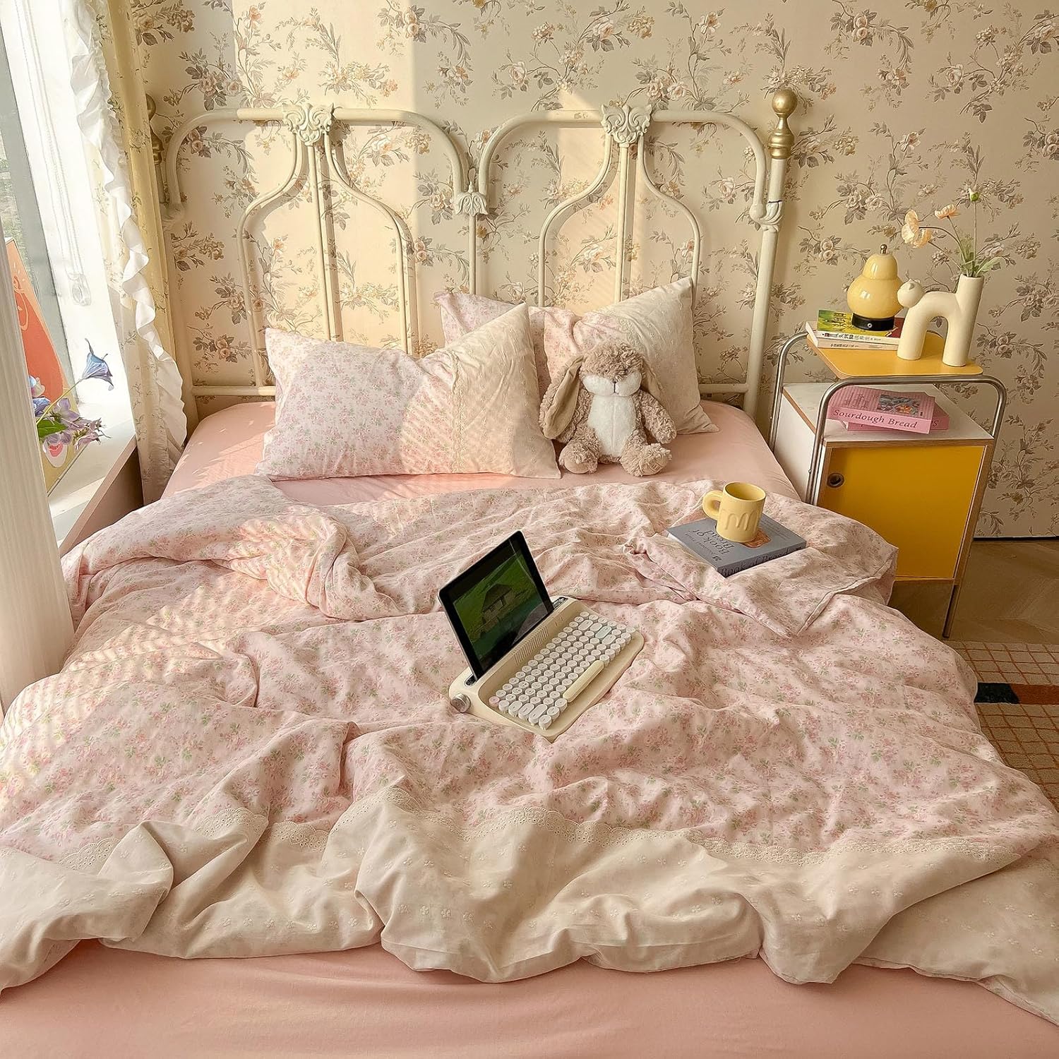 Pink Floral Duvet Cover Twin XL White Lace-Trimmed Comforter Cover Twin XL Boho Farmhouse Soft Washed Microfiber Duvet Cover Set with 2 Pillow Cases Cute Bedding Set for Girls Duvet Protector