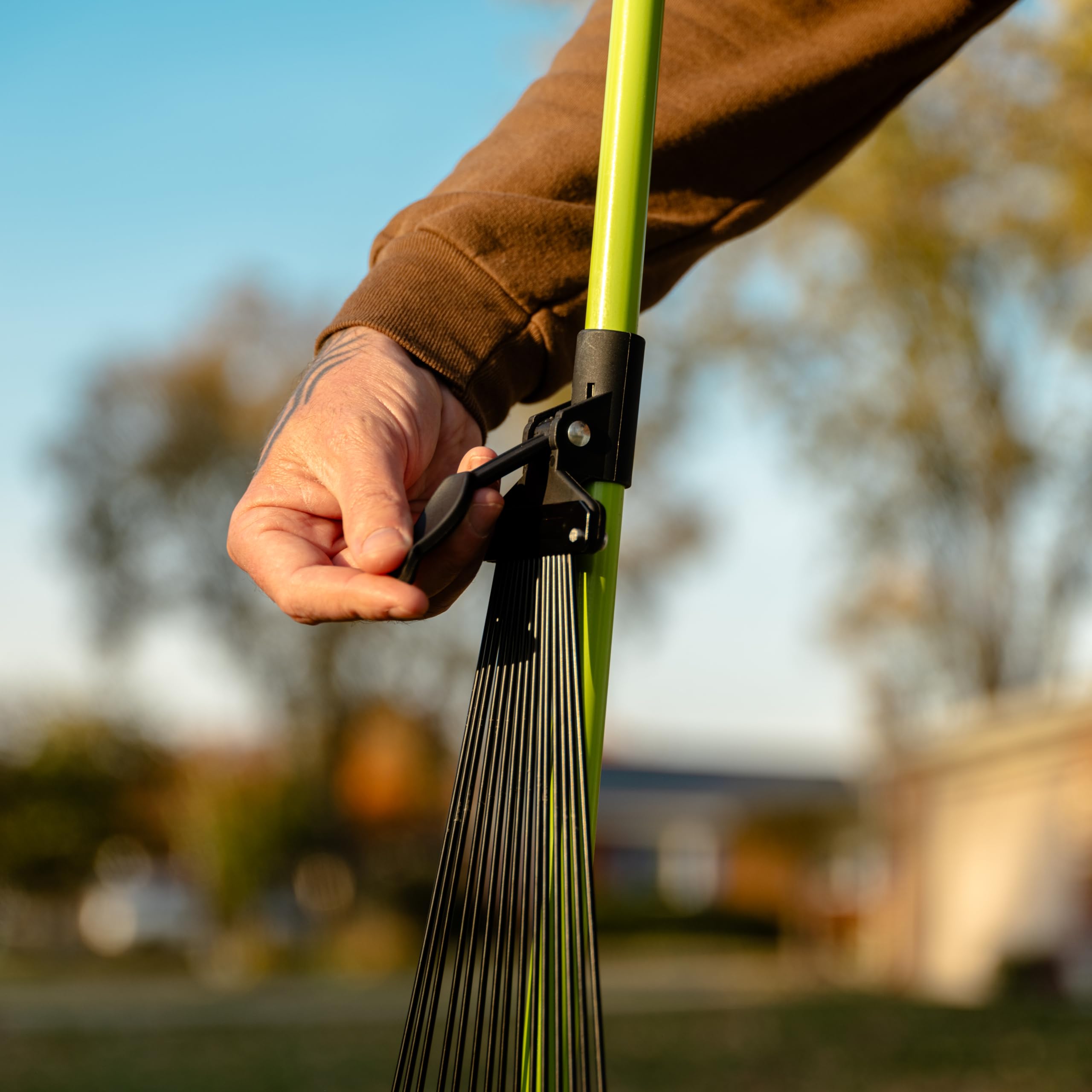 Snapklik.com : Earthwise Power Tools By ALM Expandable Leaf Rake