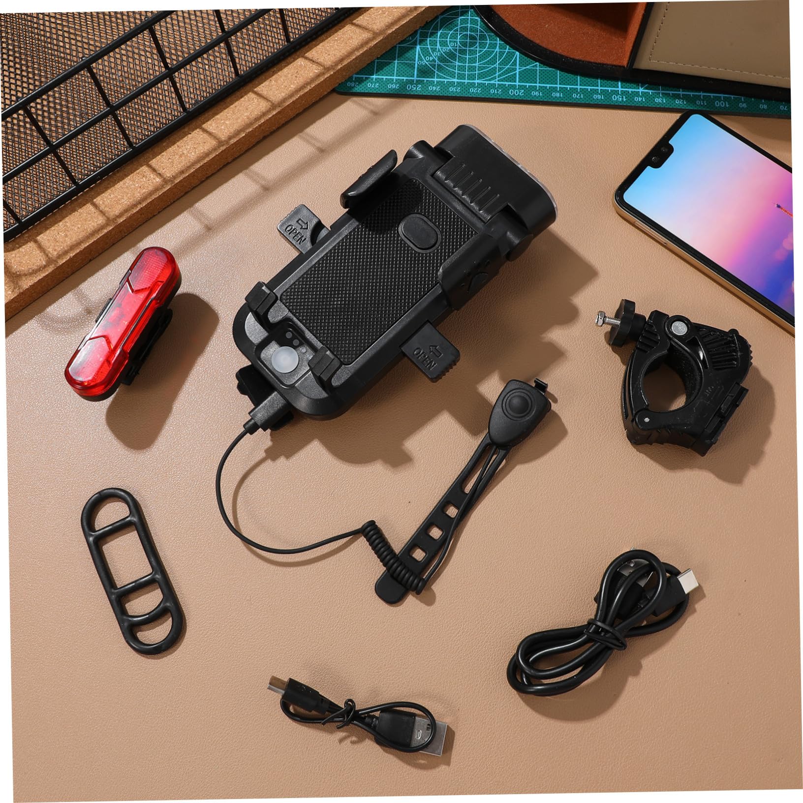 ifundom 4000mah Luce Posteriore per Bici Luci LED per Bicicletta Supporto per Telefono Clacson Batteria Ricaricabile Tramite USB per Guida Notturna in Mountain Bike