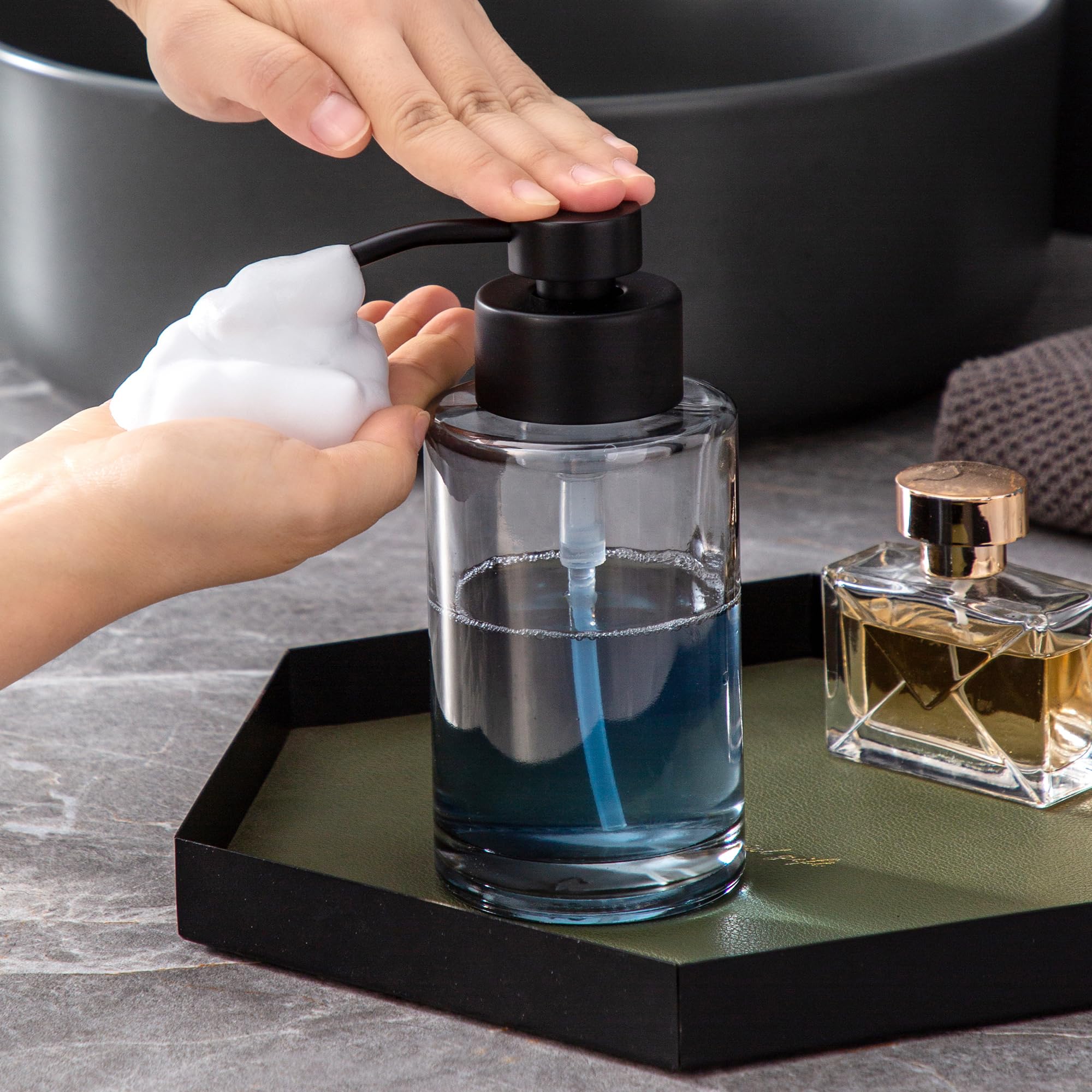 Enra Dispenser di sapone nero, dispenser per sapone da bagno, 12 ozs, moderna bottiglia ricaricabile in vetro spesso per bagno e cucina (dispenser di schiuma nera)