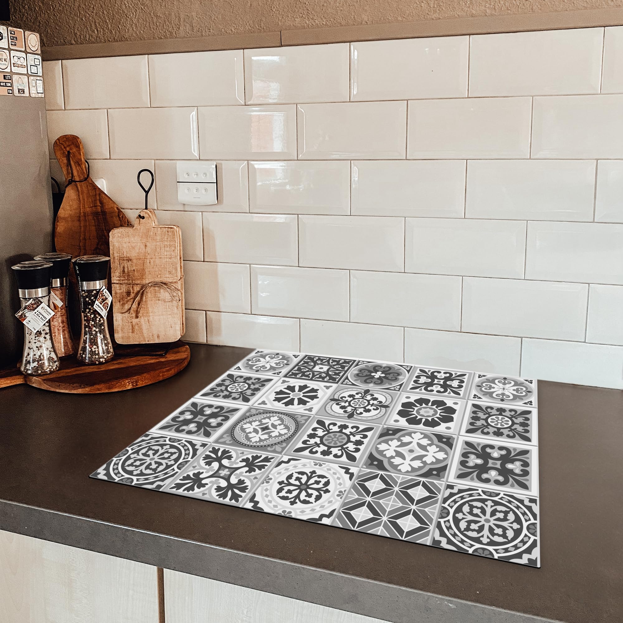 KitchenYeah© Protection Plaque Cuisson Deco Cuisine Cache Induction 60x52 cm Protège Pour Cuisiniere Protection Mosaïque - Noir - Blanc - Motif - Carrelage KitchenYeah© Protection Plaque Cuisson Deco Cuisine Cache Induction 60x52 cm Protège Pour Cuisiniere Protection Mosaïque - Noir - Blanc - Motif - Carrelage