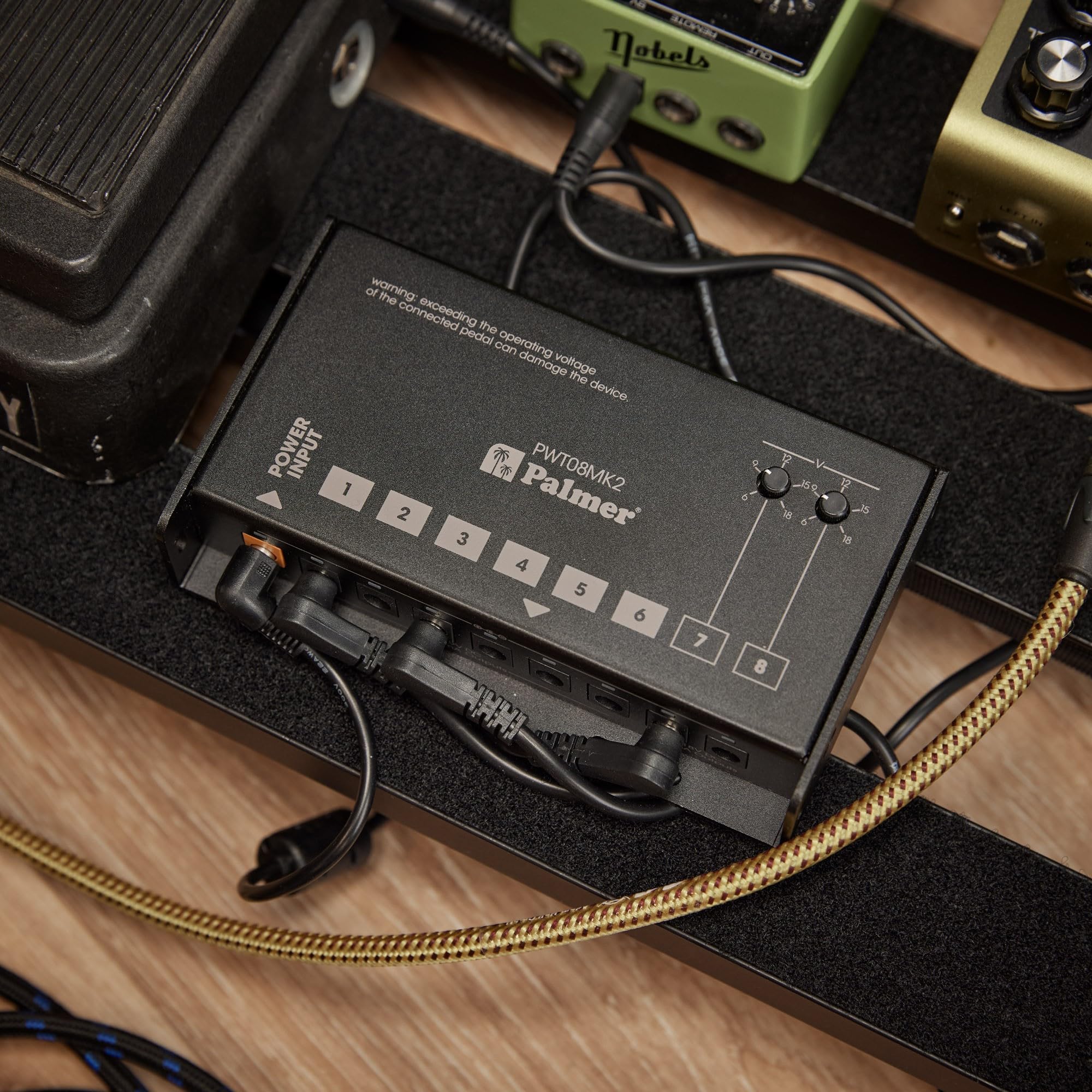 Palmer PWT 08 MK2 - Universelles Pedalboard Netzteil, 8 Ausgänge, schwarz