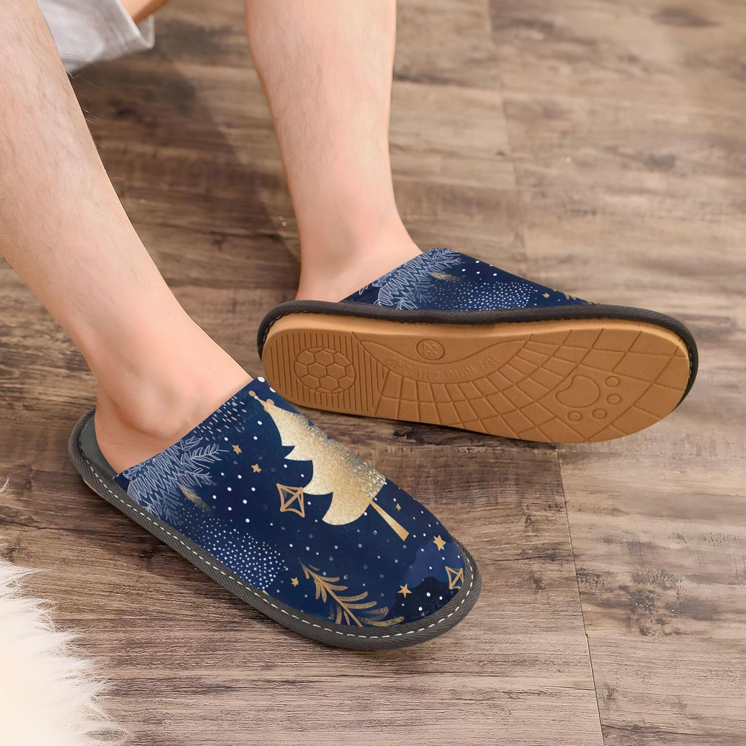 Christmas Tree Xmas House Slippers – Cozy Fuzzy Slippers for Guests, Washable & Disposable, Perfect for Shoeless Home, Spa & Hotel Use A111569