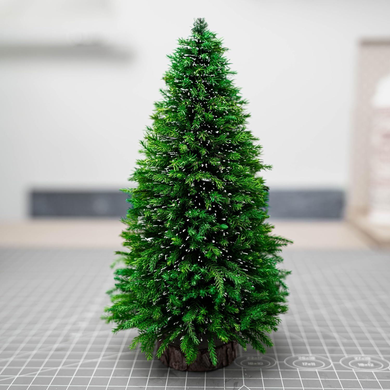 Waldosia 1:12 Scale Handmade Miniature Christmas Tree – Desktop Real Flocked Leaves Holiday Decor for Dollhouses and Dioramas (6 Inch)