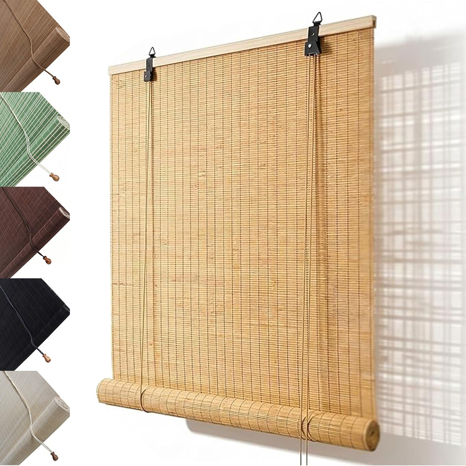 Store enrouleur bambou brise-vue pour tamiser le salon en été