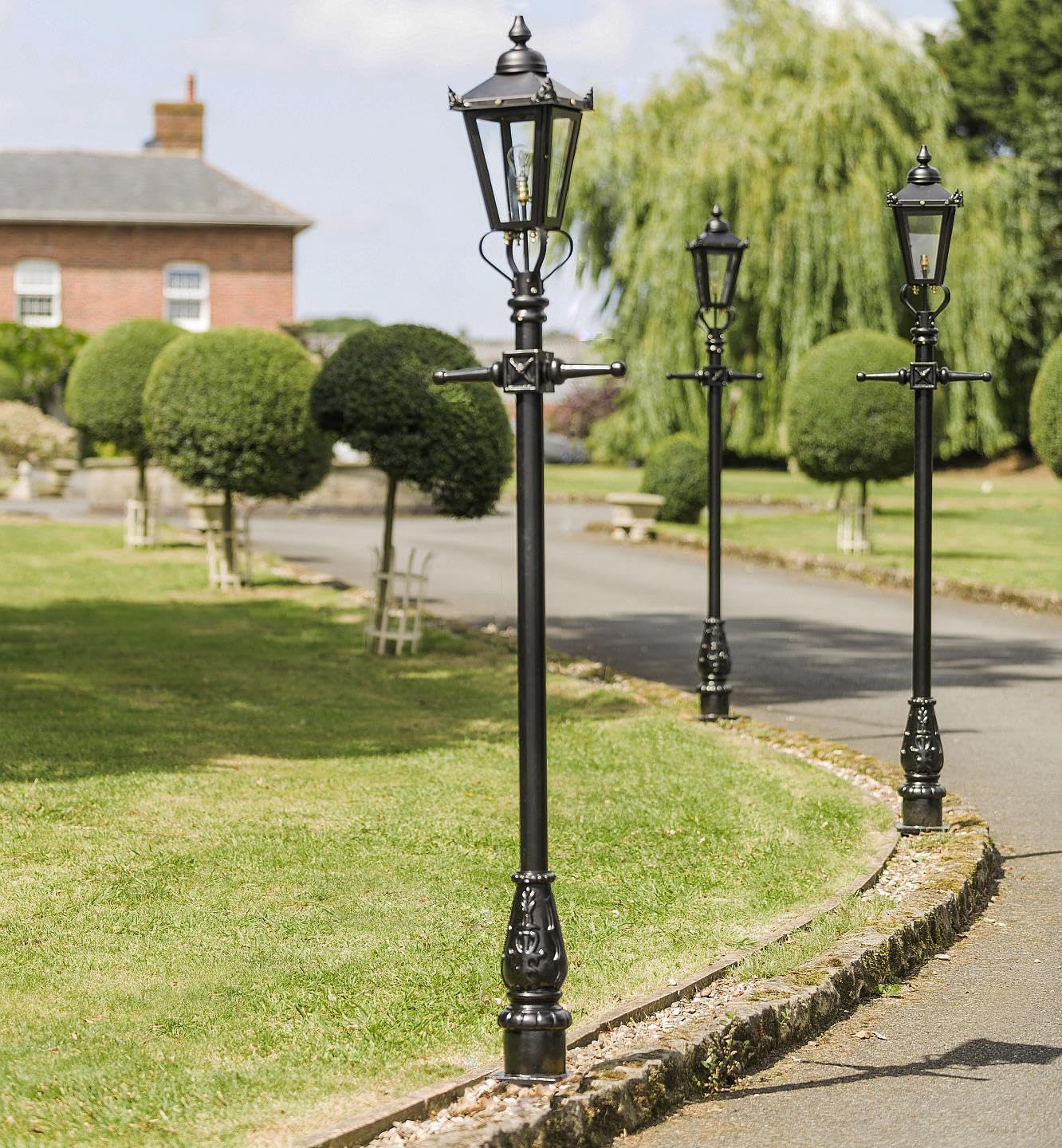 Black Country Metal Works Traditinal Victorian Inspired Cast Iron Lamp Post - 1.5m