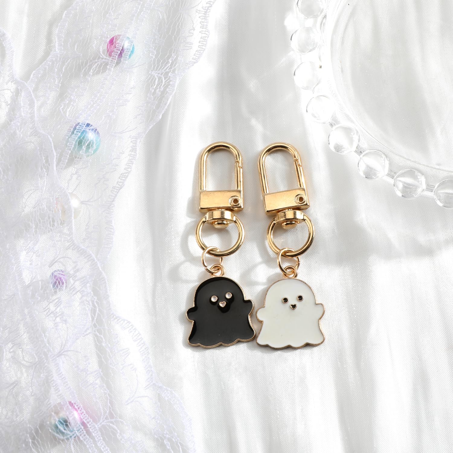 Ghost Keychain Set White and Black Boo Keycharms Spooky Keychains for Women Cute Ghost Charm for Keys Bags Halloween Gifts - Image 4