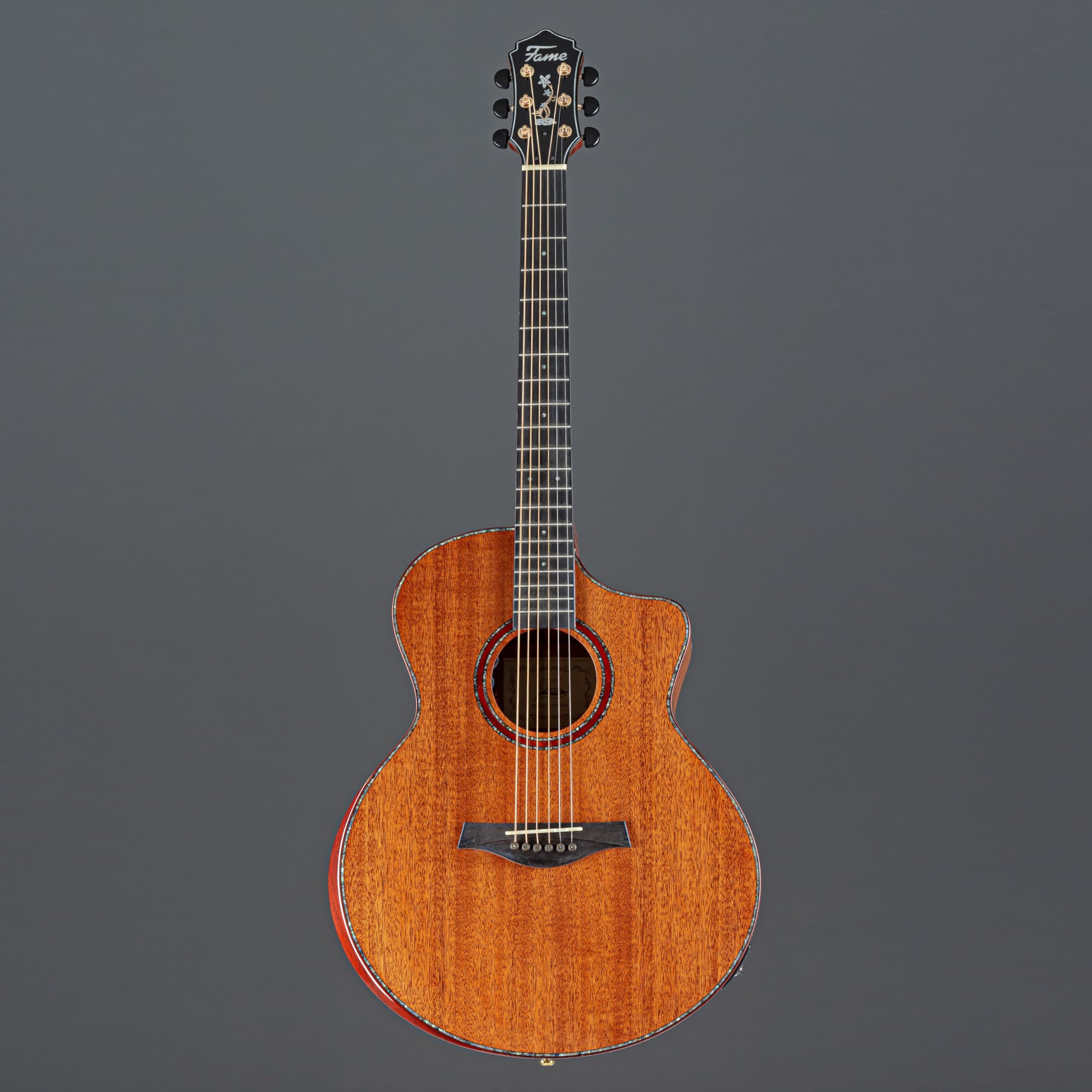 Westerngitarre Fame Mahogany Standard, Grand Auditorium, Cutaway, Massive Mahagoni-Decke, Walnuss Griffbrett, Sonitone Tonabnehmer kompatibel