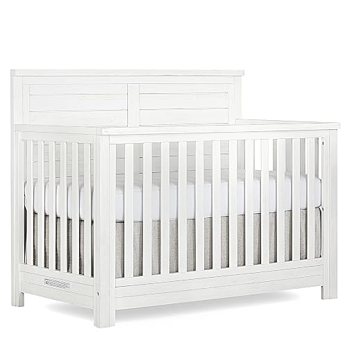 Evolur Belmar Flat 5-in-1 Convertible Crib in Weathered White, Features 3 Mattress Height Settings, Greenguard Gold Certified, Made of Kiln-Dried Hardwood