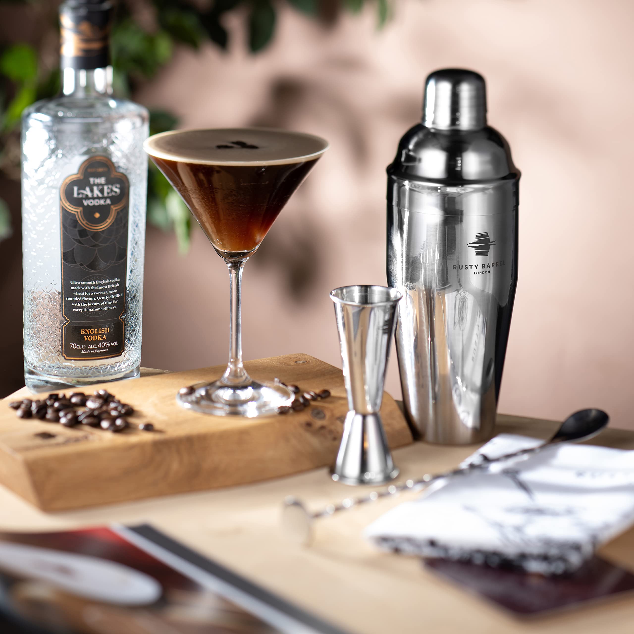 Mayfair Ensemble shaker à cocktail – Grand shaker en acier inoxydable de style Manhattan de 750 ml avec passoire intégrée, double doseur 25/50 et livret de recettes de cocktails |