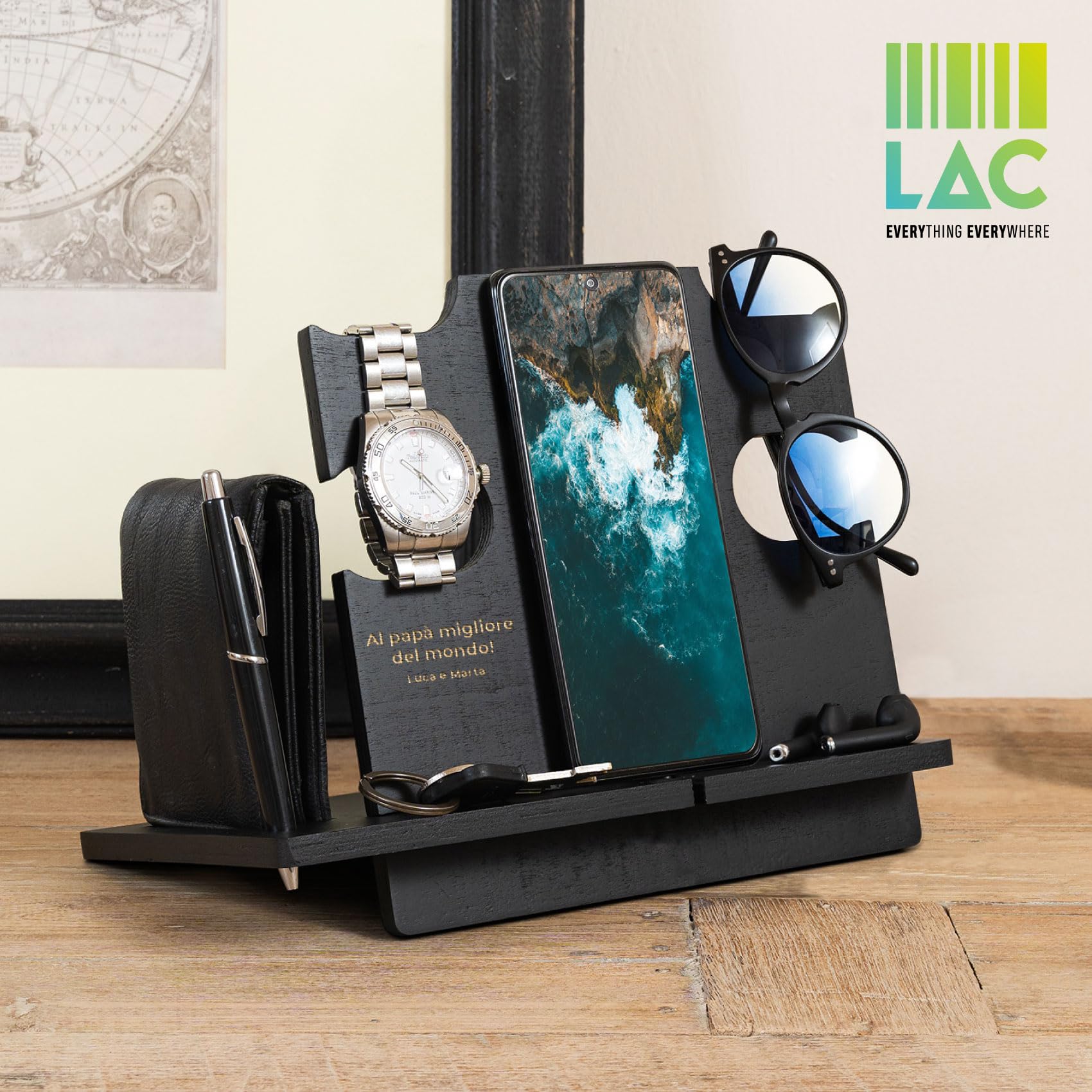 LAC Docking Station Personalizzata in Legno - Idee Regali Uomo Compleanno, Anniversario - Porta Oggetti Organizer Scrivania Regalo Idee Regalo Papà Personalizzato (Nero)