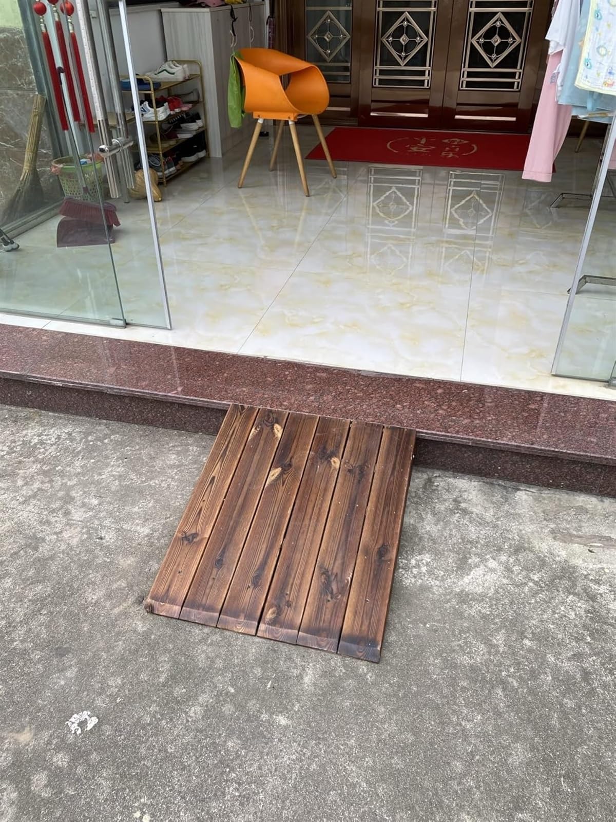 Rampa de madera resistente de la rampa del umbral de madera Rampas de madera antideslizante para pasos de la puerta Accesorio portátil de la silla de ruedas interior Uso al aire libre 35x28x7 pulgadas