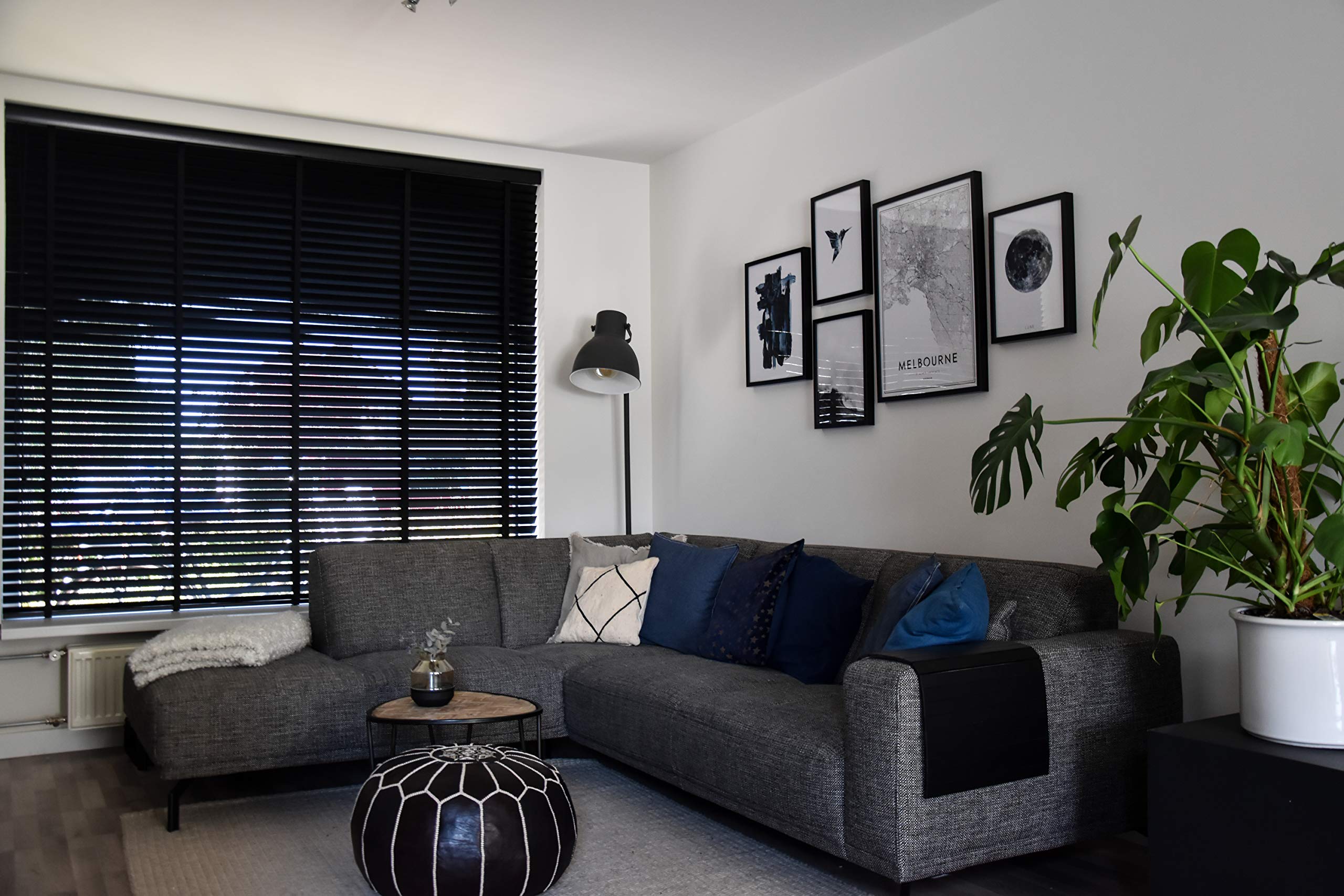 Poufs&Pillows Premium Echt Leder Pouf - Handgefertigt - gefüllt geliefert - Ottoman Sitzsack Fußhocker (Schwarz)