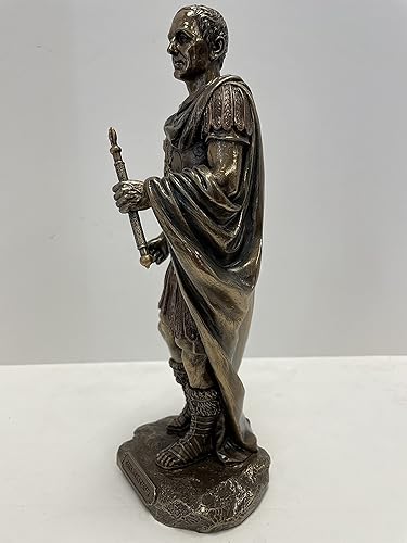 Miniatura 4 de Cayo Julio César en uniforme militar romano Estatua Acabado Bronce