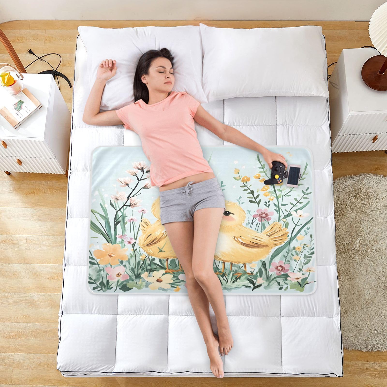 CEBUGI 34” x 52”Washable Underpads Heavy Absorbency Waterproof Incontinence Bed Pads Cute Chickens Pee Pads for Adults Kids and Baby