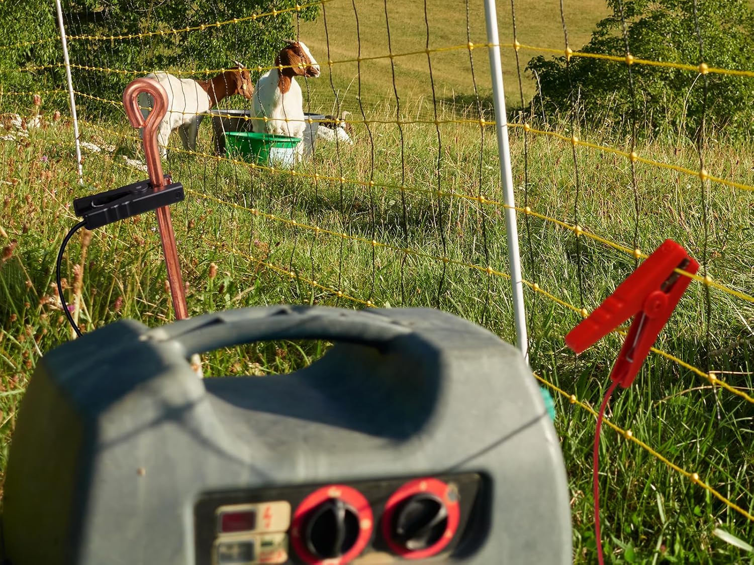 Portable Ground Rod with Electric Fence Wire, Solar Fence Charger Electric Fence Kit Connect Electric Fence Jumper Leads with Crocodile Clip for Electric Fence Connectors Solar Electric Fence