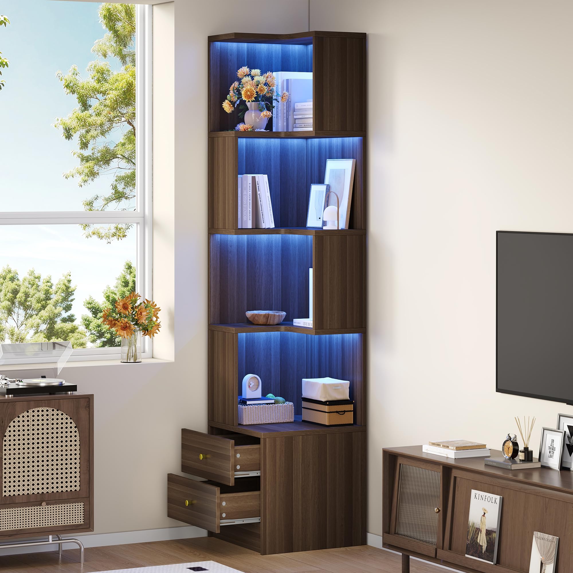 Azkoeesy Vetrina Angolare con illuminazione a LED tramite App, 180 x 45 x 43,5 cm, Mobile Alto con 2 Cassetti e Libreria a 4 Ripiani, Robusto MDF, Adatto a Soggiorni e Ingressi, marrone
