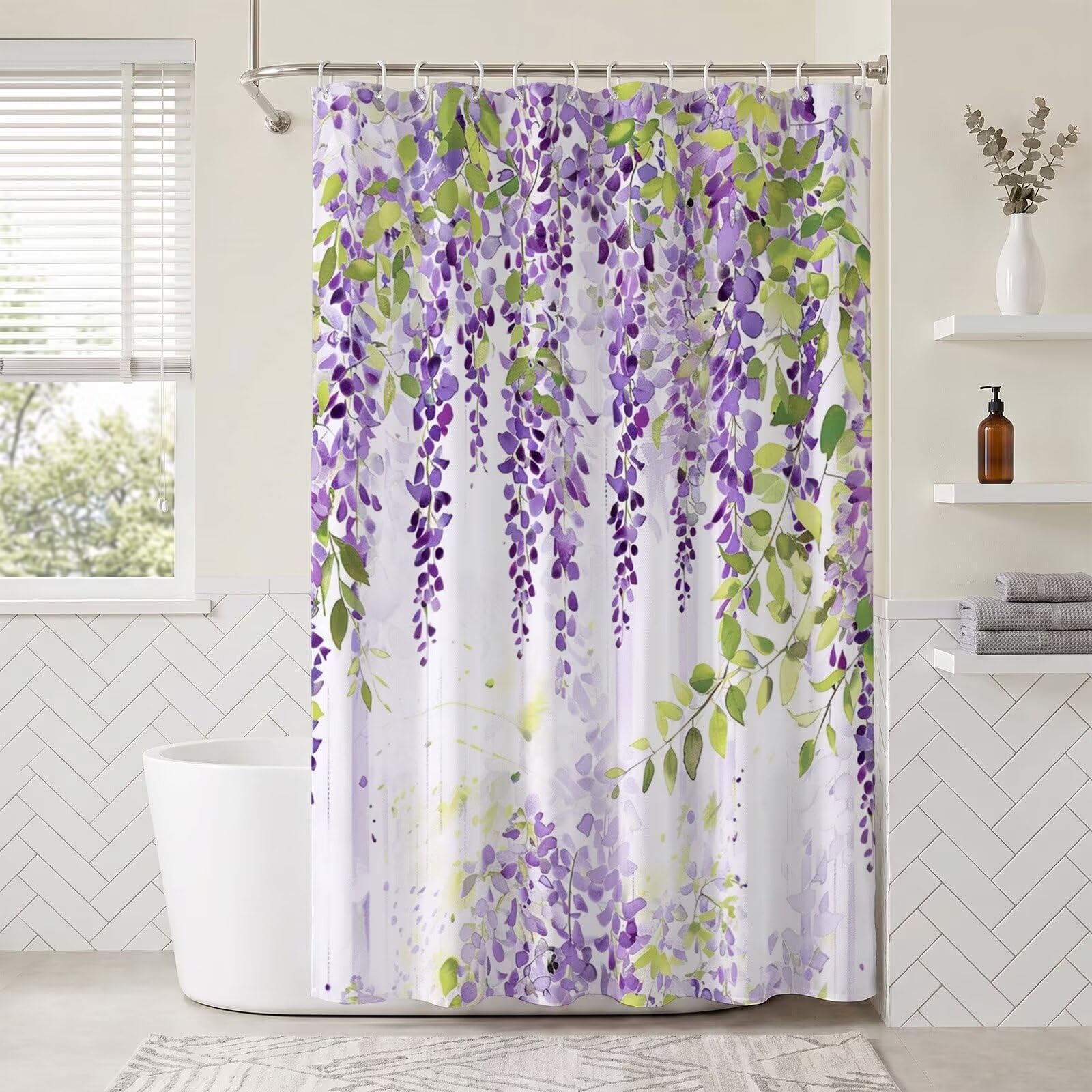 Rideau de douche violet à motif fleur pour rafraîchir votre salle de bain