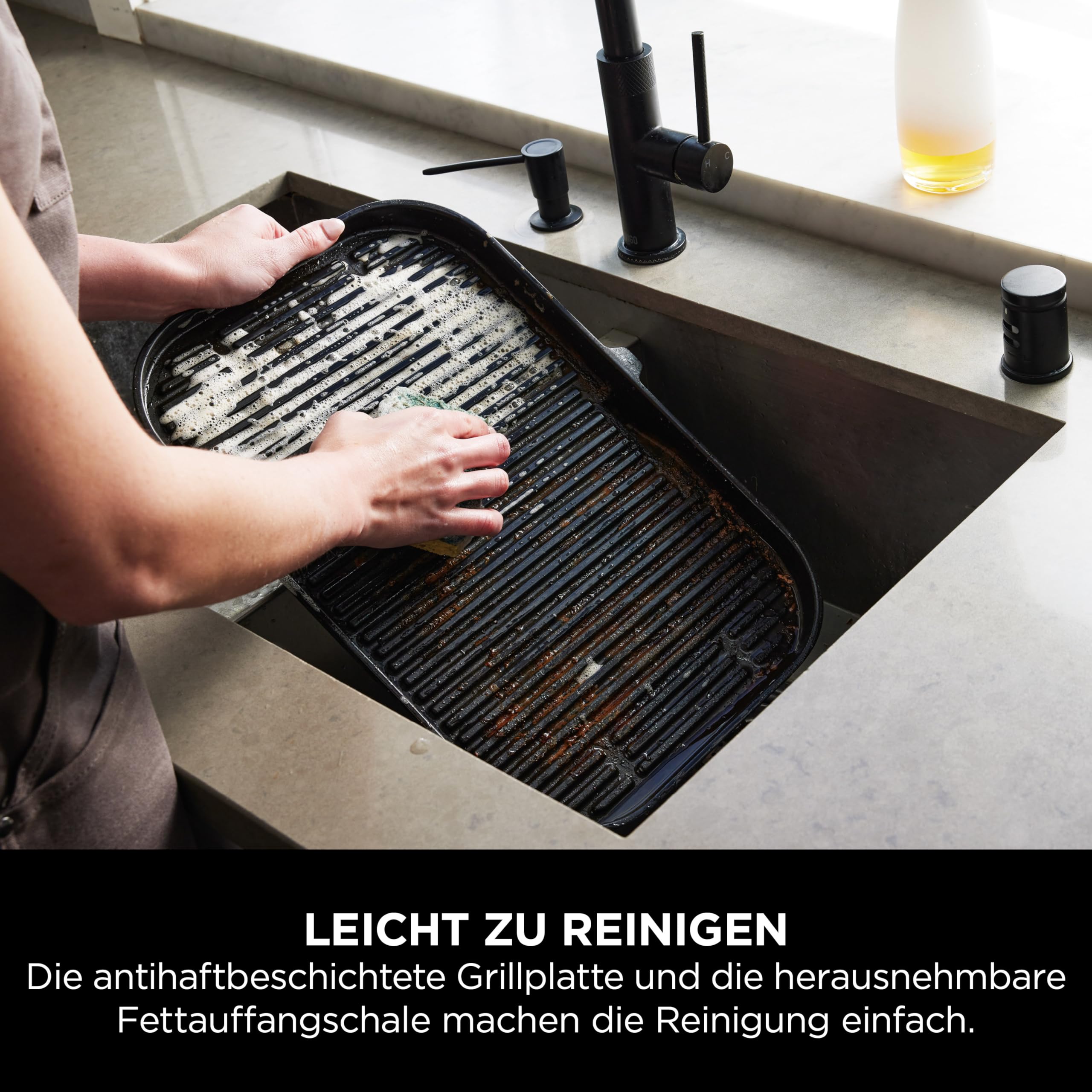 Ninja Woodfire Pro Connect XL Elektrischer BBQ Smoker Grill, App-Steuerung, digitaler Temperaturfühler, 7-in-1 Outdoor Grill elektrisch & Air Fryer mit Woodfire Pellets, wetterfest, Schwarz OG901EU