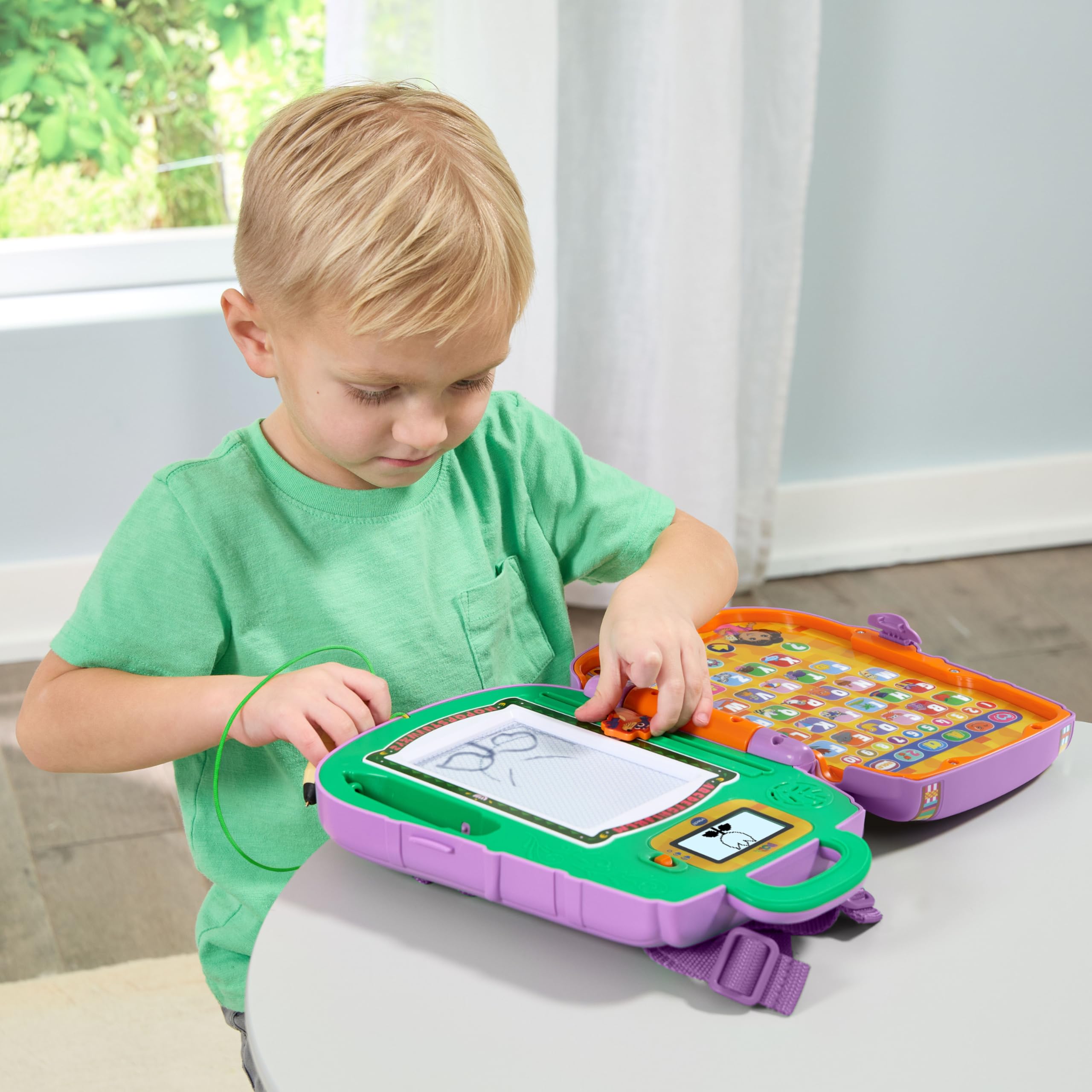 VTech Lernrucksack Dora The Explorer – Magische Tafel Sakado mit interaktivem Eingabestift La Carte, 12 Aktivitäten und Dora-Spiele – Geschenk für Kinder von 3 Jahren bis 7 Jahren – Inhalt in