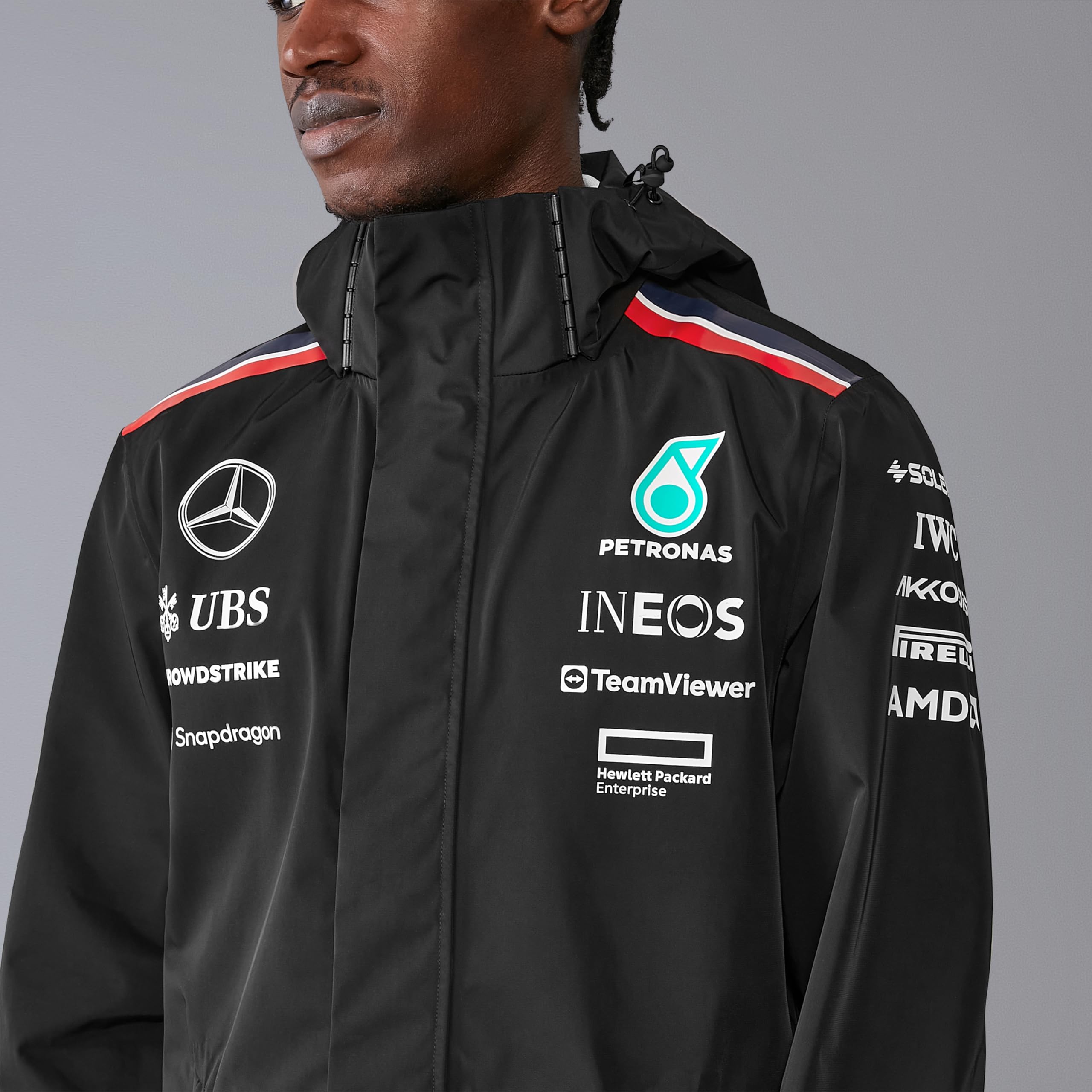 Mercedes AMG Petronas Veste de pluie F1 2024 Team pour hommes - Noir - Taille: M