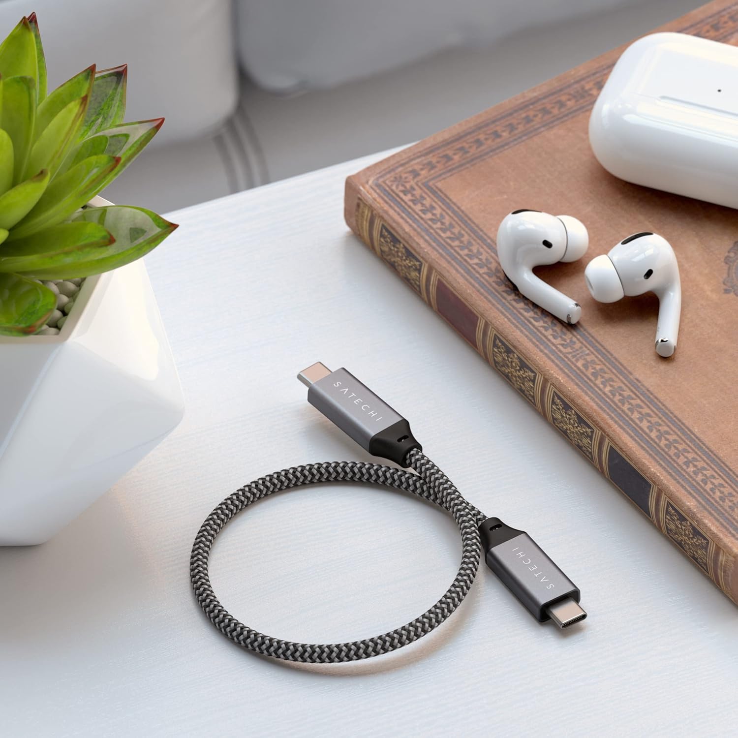 Satechi USB C to USB C Cable, USB4 Cable with 100W Power Delivery, up to 8K at 60Hz, 40Gbps Data Transfer, for M5 MacBook, iPhone 17, iPad and More (10in/25cm)