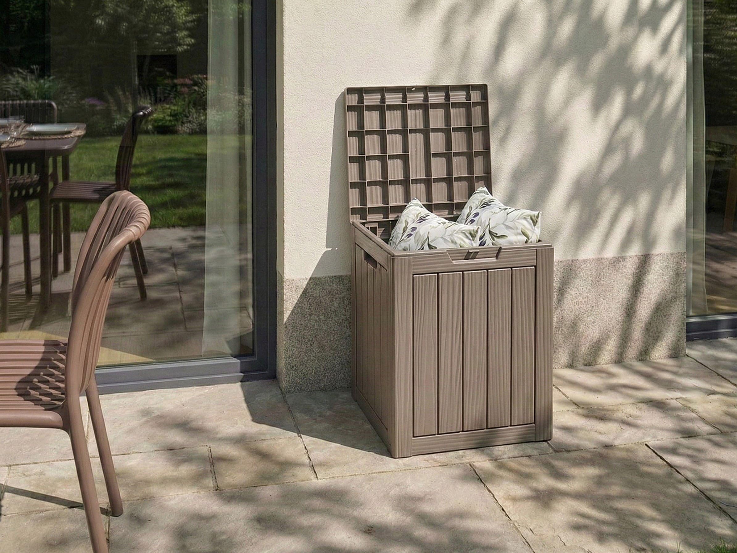 Beliani Aufbewahrungsbox Kunststoff 46 x 58 cm taupe Gartentruhe Outdoor Kissenbox Medellin