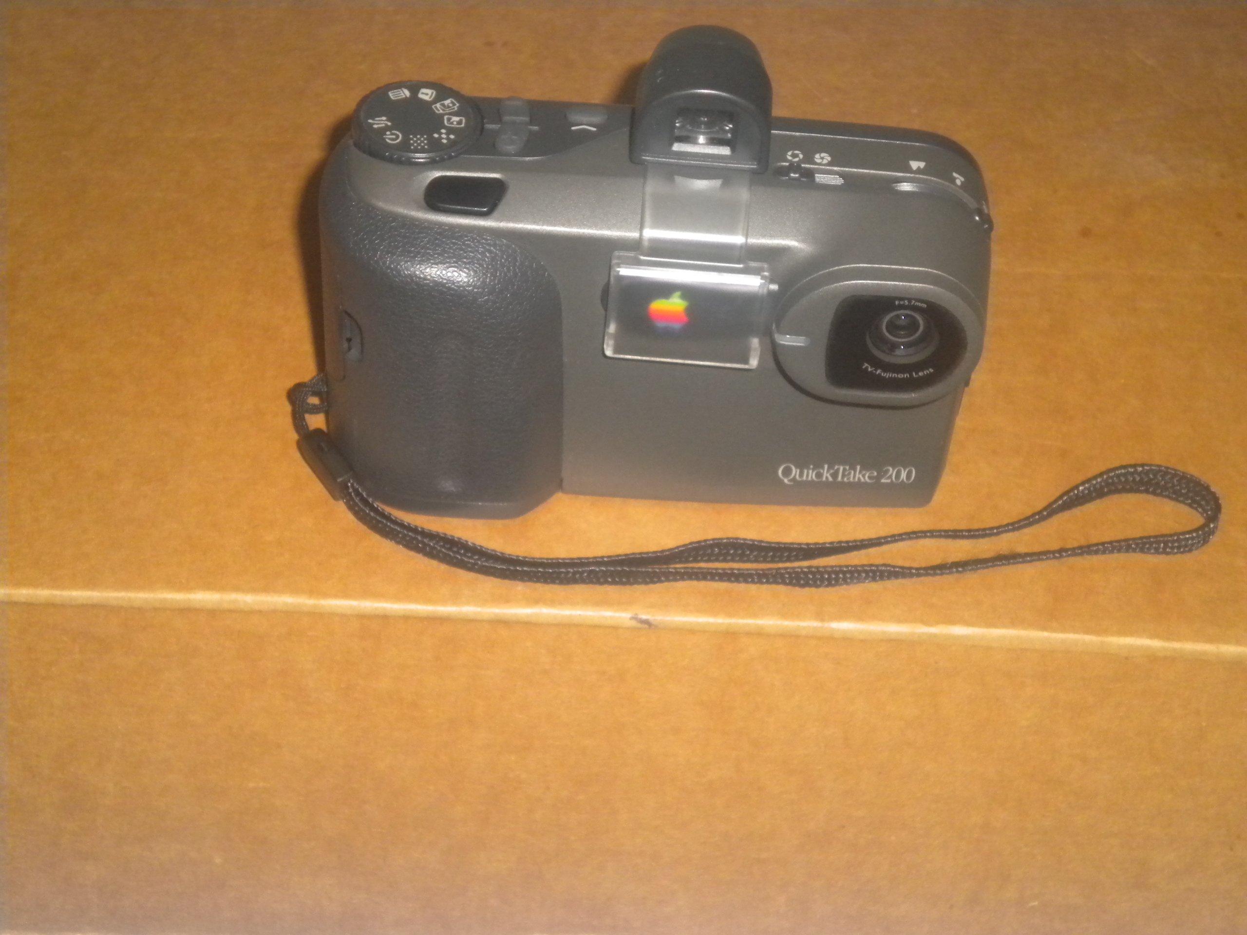 Apple QuickTake 100 & 200 デジタルカメラ2台セット Throwback Thursday: Apple QuickTake cameras, pioneers of