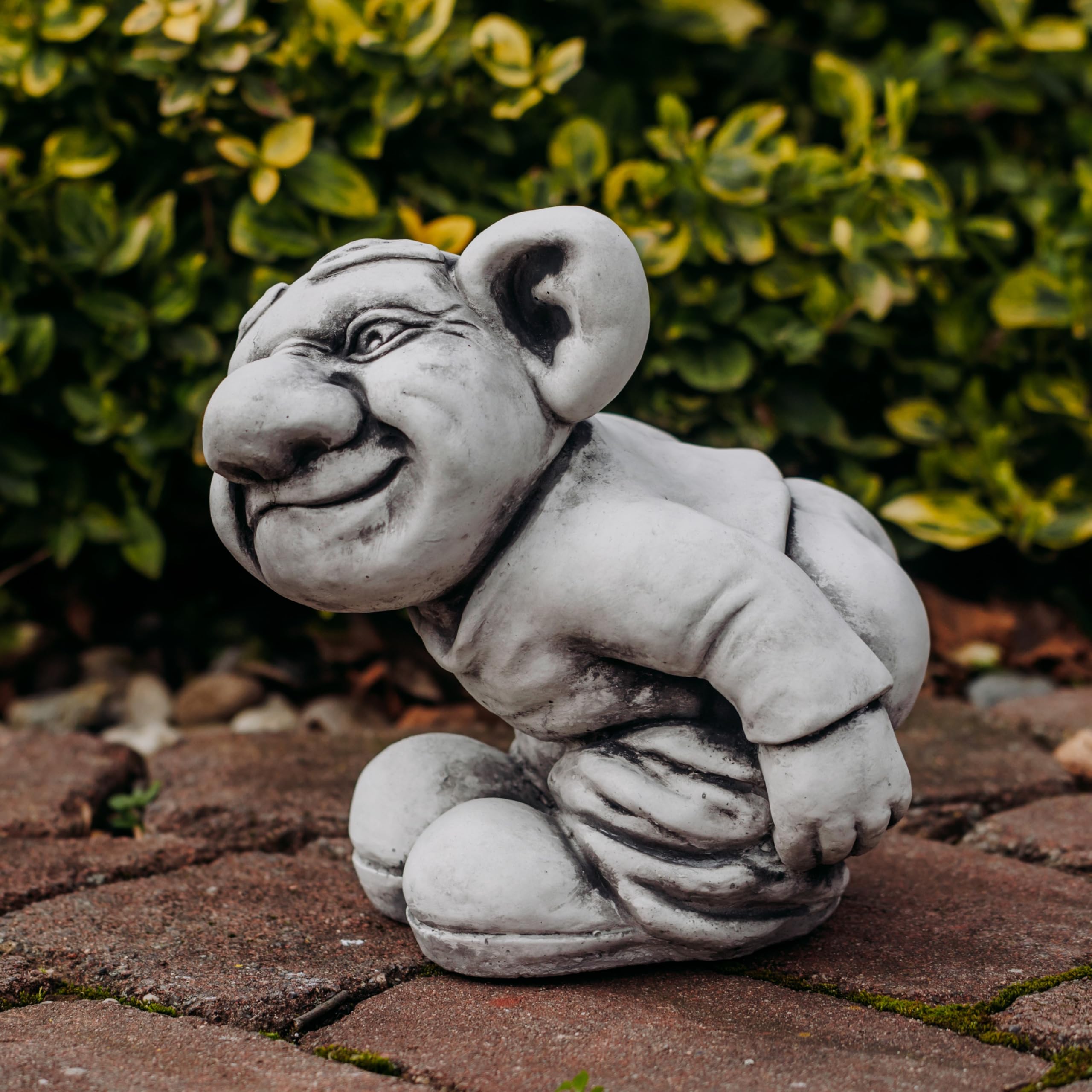 gartendekoparadies.de Lustiger Troll Modell Leck Mich, Figur aus Steinguss Frostsicher für den Außenbereich, Höhe 24 cm, Grau, 8 kg