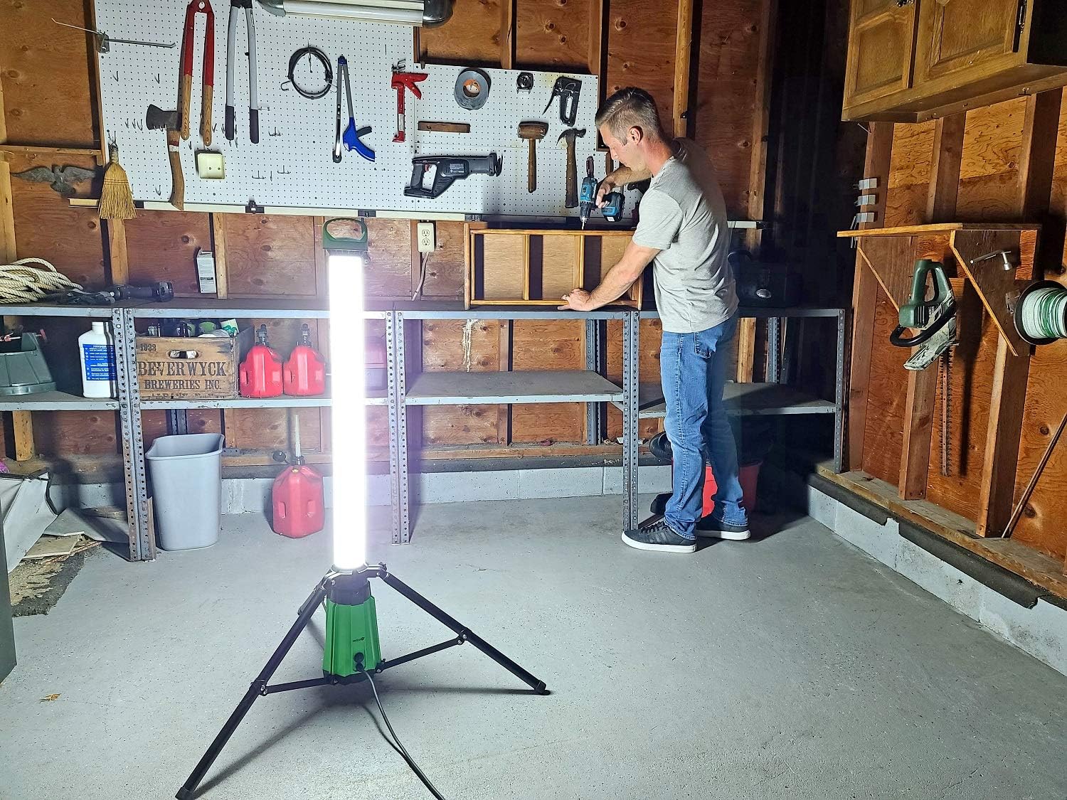 DUNWELL Vertical360 Tripod LED Work Light – 1500 Lumens – Portable Telescoping Work Light with 360 All-Around Brightness – Collapsible, Standing LED Light Ideal for Garages, Shops, Attics & More