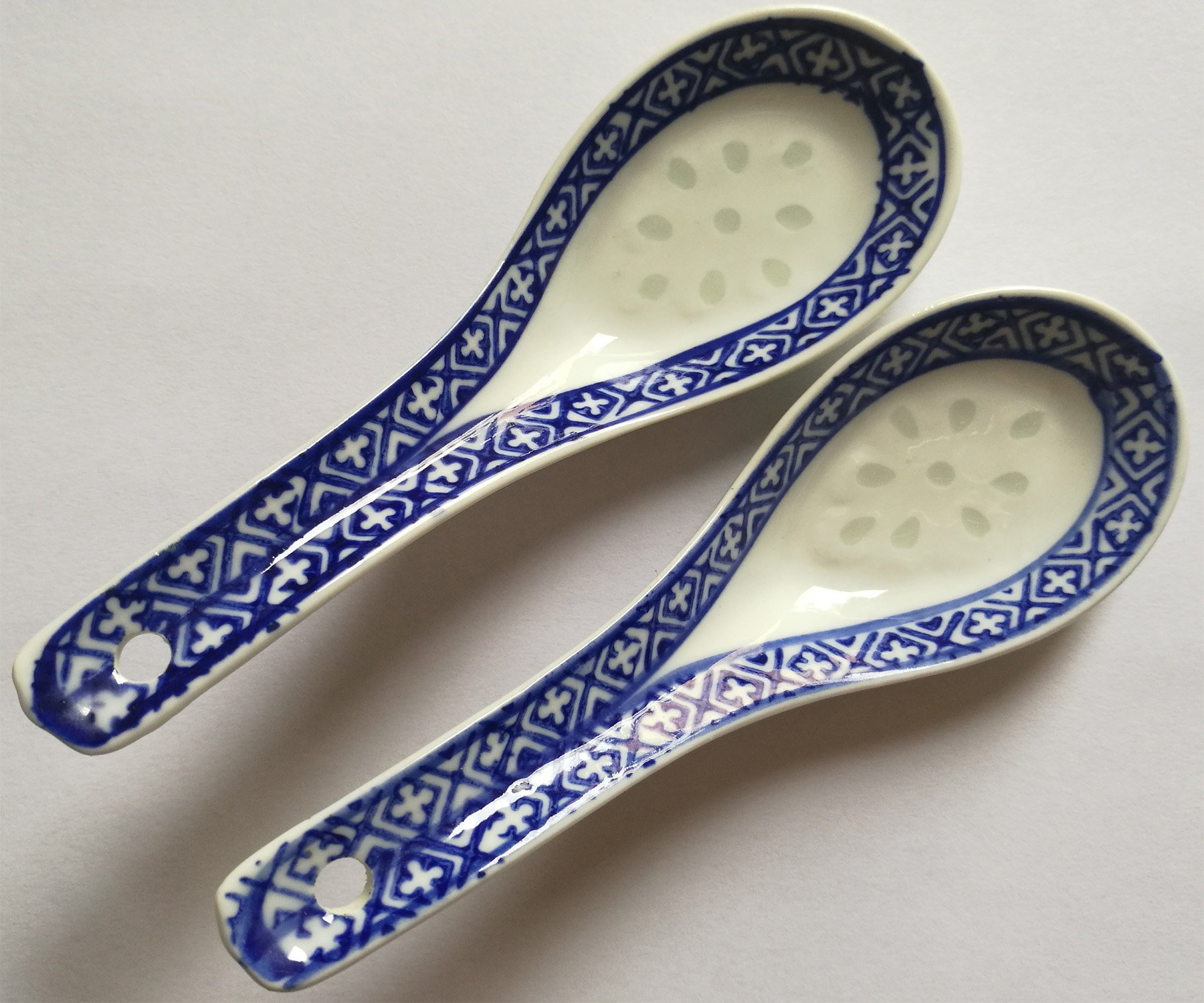 CHHR 2Pcs White Porcelain Blue Patterned Chinese White And Blue Soup Spoons
