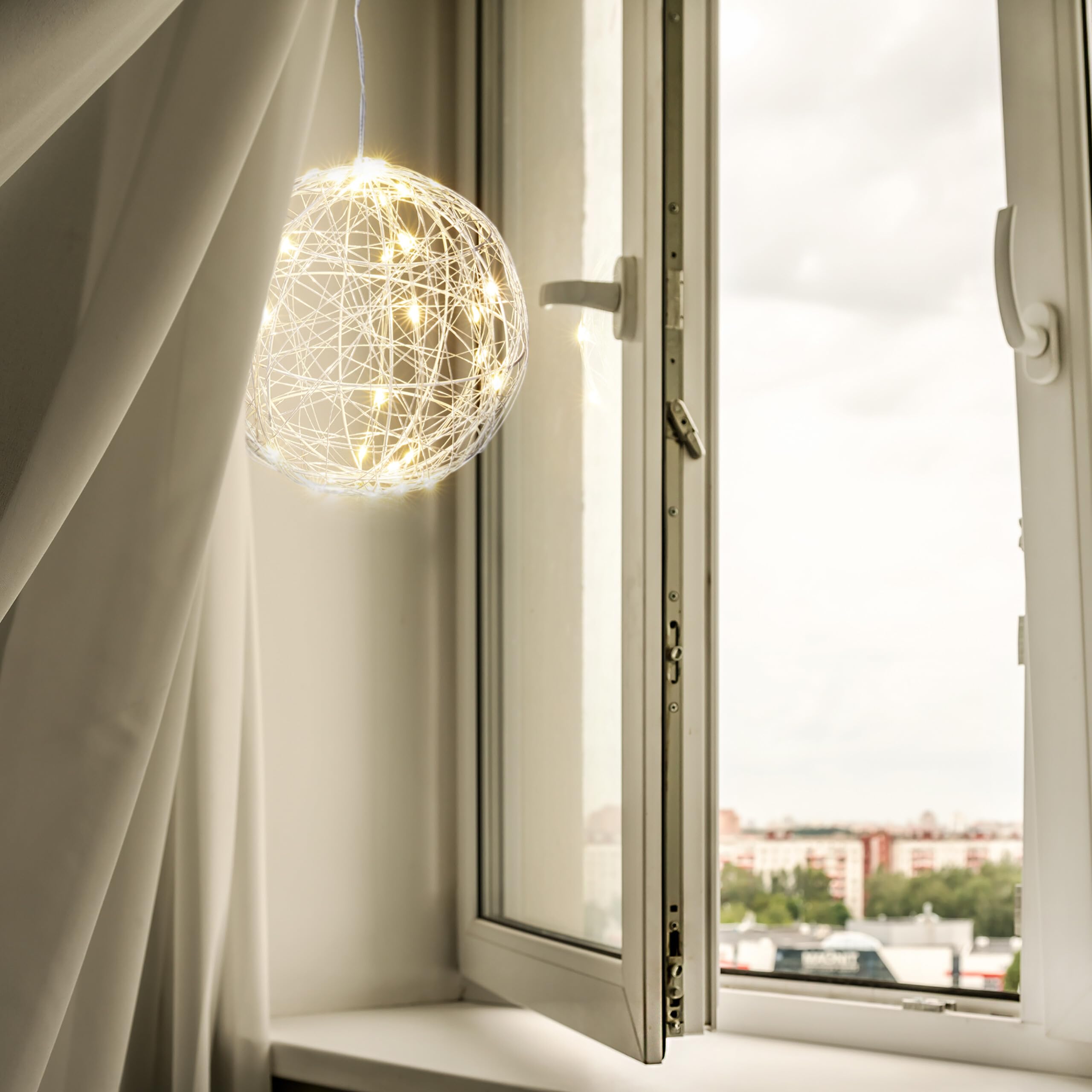 Relaxdays Sfera di Luci a LED, Lampada Decorativa Fili Luminosi, da Appendere o Appoggiare, Cavo Lungo, Ø 30 cm, Argento
