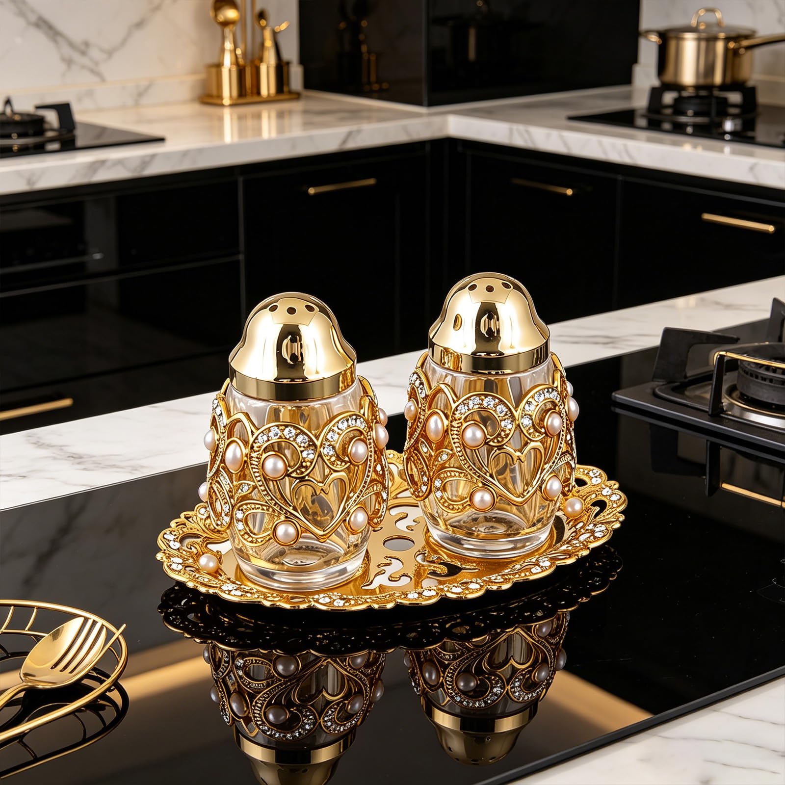 Goldfarbene Gewürzgläser mit klarem Glas und Perlenverzierungen, Gewürzbehälter, goldene ausgehöhlte Gewürzgläser