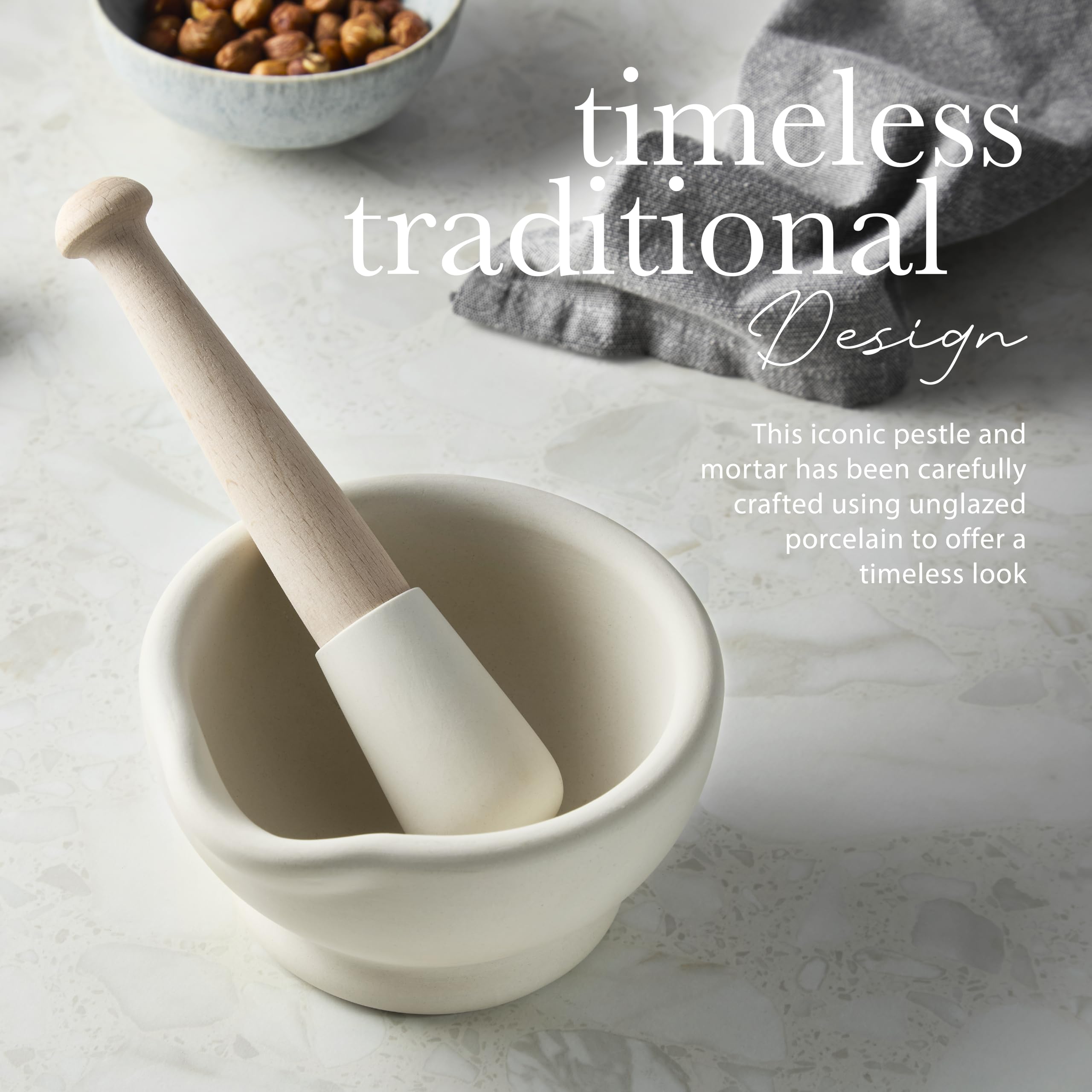 Ajoutez plus de saveur à vos repas avec ce mortier et pilon non émaillé idéal pour un broyage sans tracas, manche en bois de hêtre, porcelaine vitrifiée, blanc