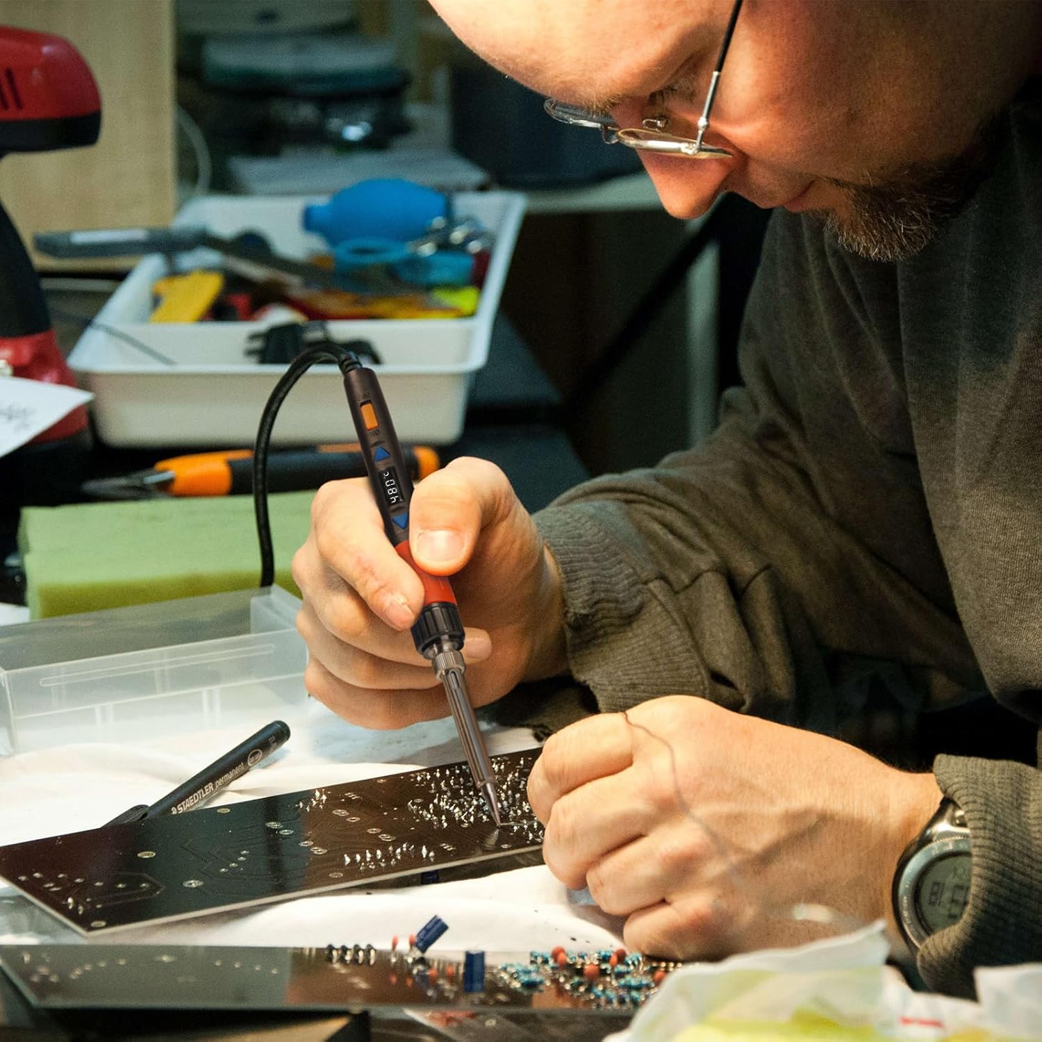 YIHUA 928D-III Soldering Iron,110W High Power, Fully Digital Display °F /°C- Temperature Control Soldering Tool, Accurate 194~896°F, with ON/OFF Switch, Iron Tip, Brass Wool, Automatic Sleep Mode