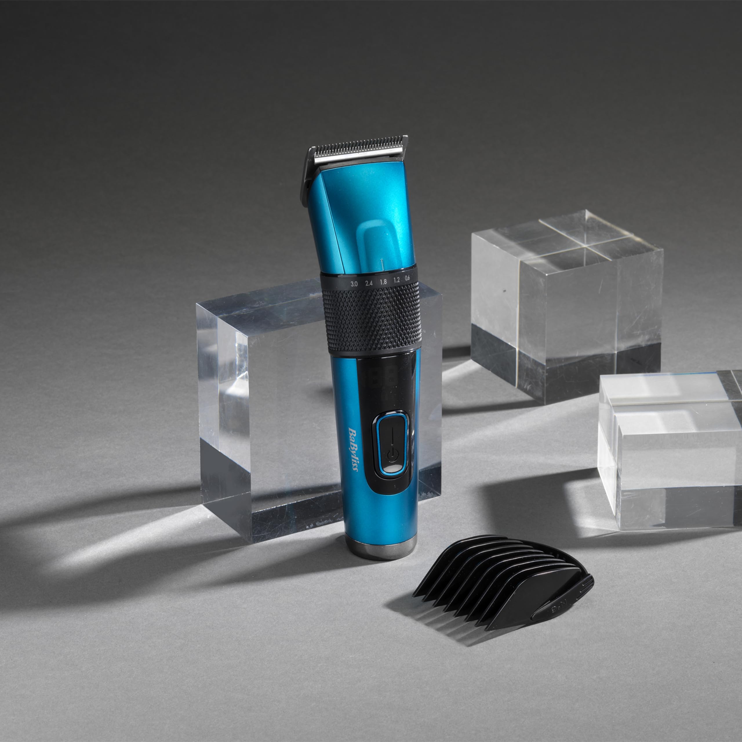 BaByliss Tondeuse cheveux avec lame en acier japonais - Batterie lithium, autonomie de 160 minutes, Charge complète en 3 heures, Étui de rangement rigide inclus, Noir, E990E