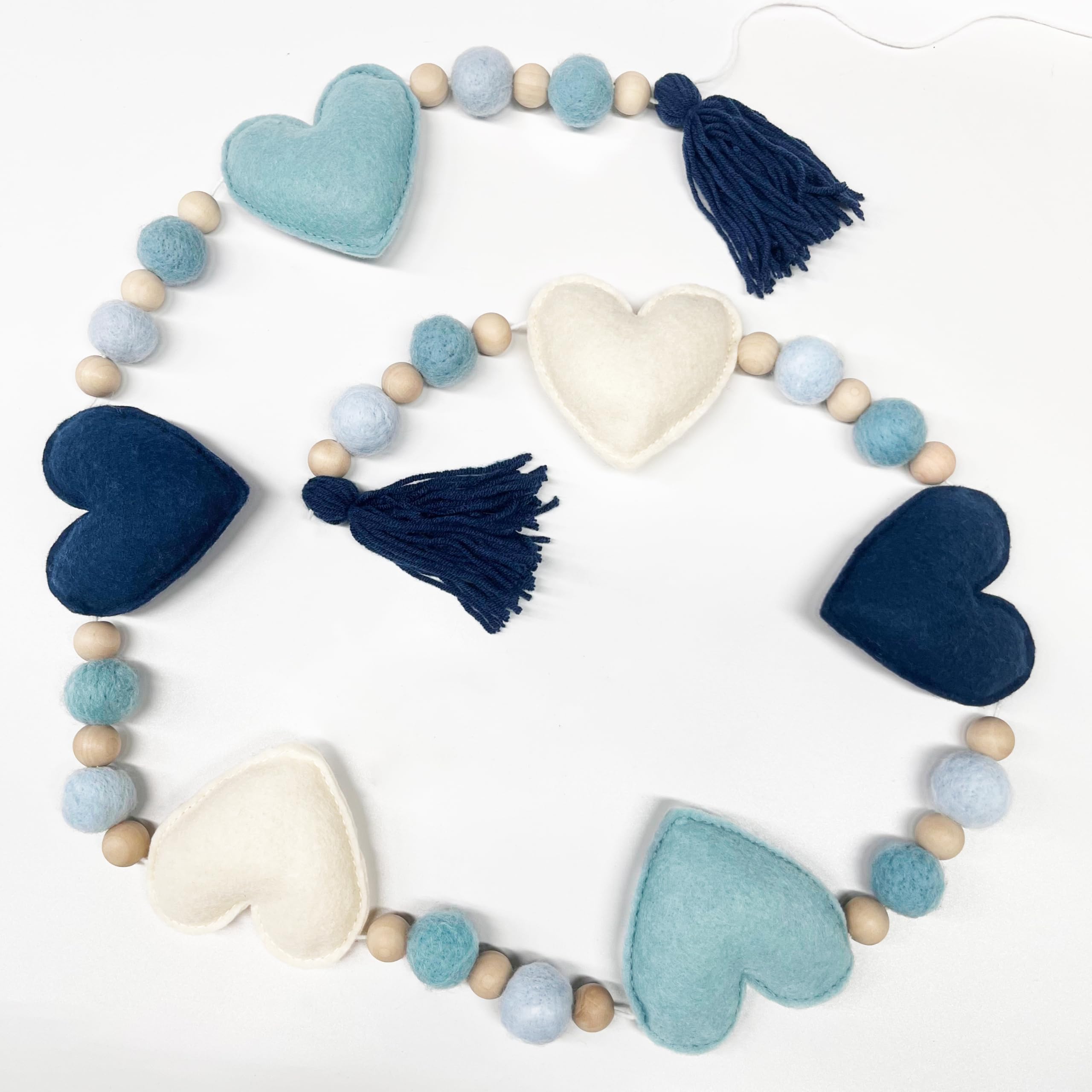 Staubiges blaues Herz-Dekoration, handgefertigt, vorbespannt, Filz-Herz-Banner, Wollfilzkugel, Holzperlengirlande, Luftschlangen für Geburtstag, Babyparty, Jahrestag, Valentinstag, Kinderzimmer