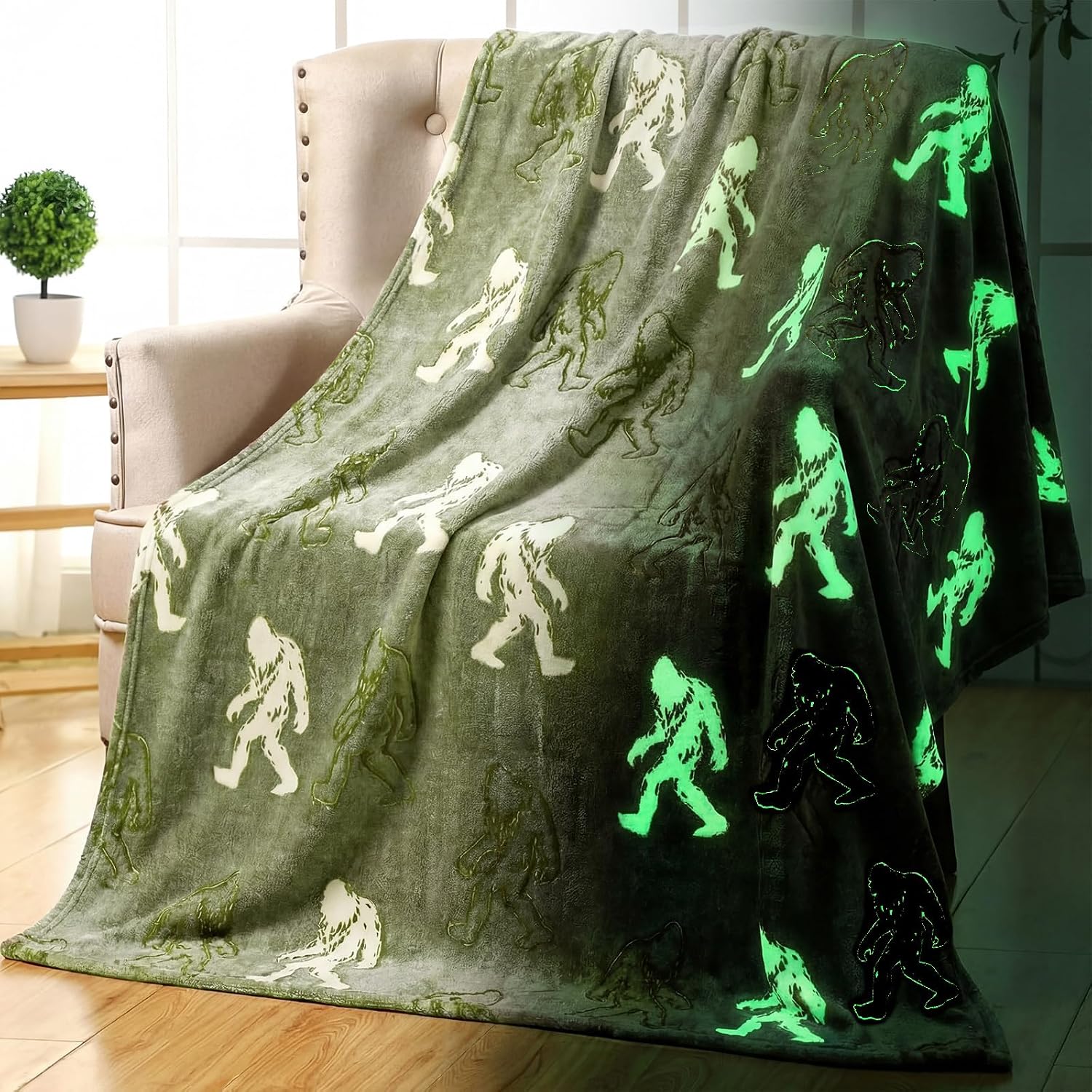 Hahafelt Bigfoot Sasquatch Blanket Glow in The Dark Blanket, Green | 50" x 60" Cozy Soft Glow Throw, Warm Luminous Throw, Christmas Birthday Gifts for Women Men Bed Sofa Couch Home Office Travel