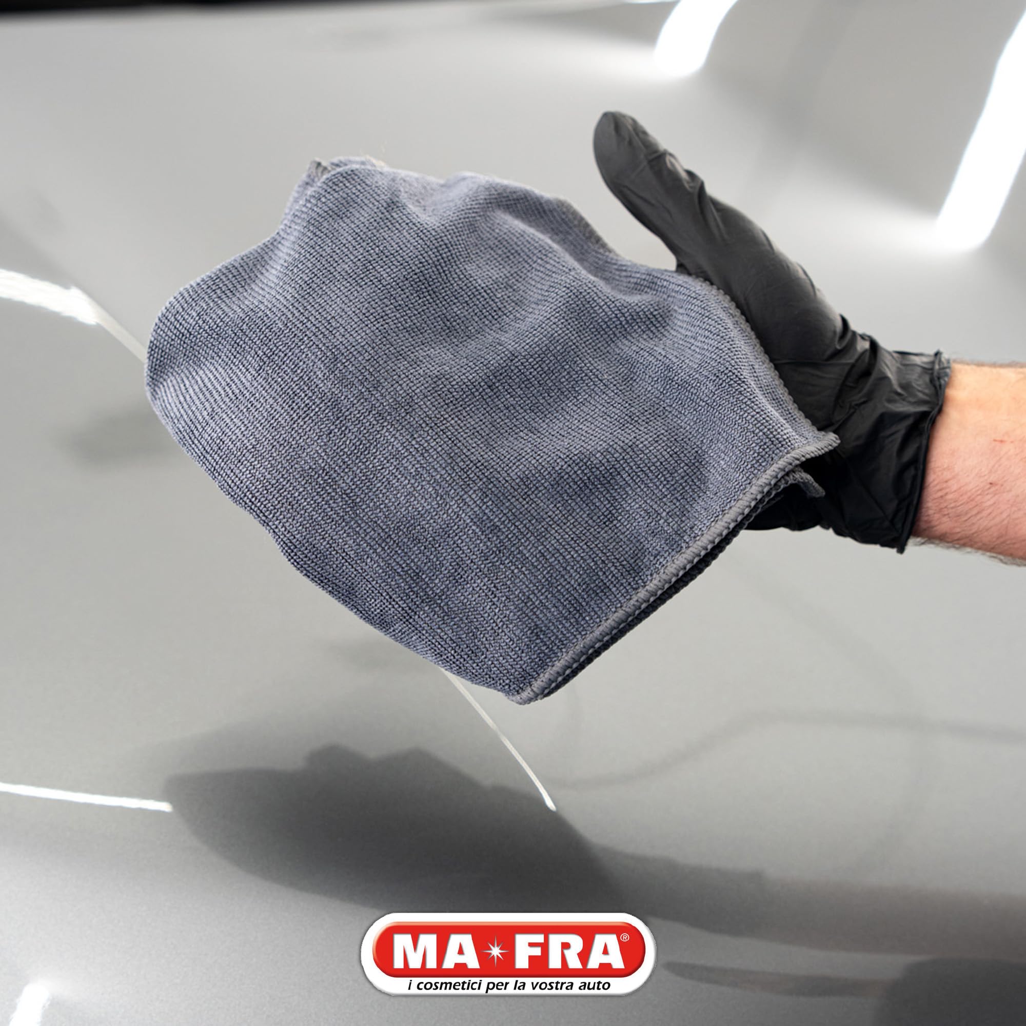 Mafra, Car Refinish Kit, Traitement décontaminant pour la carrosserie et Le Verre, Les Insectes et Les résidus ferreux de Toutes Les Surfaces extérieures, Contient Fast Cleaner et Clay Bar Soft